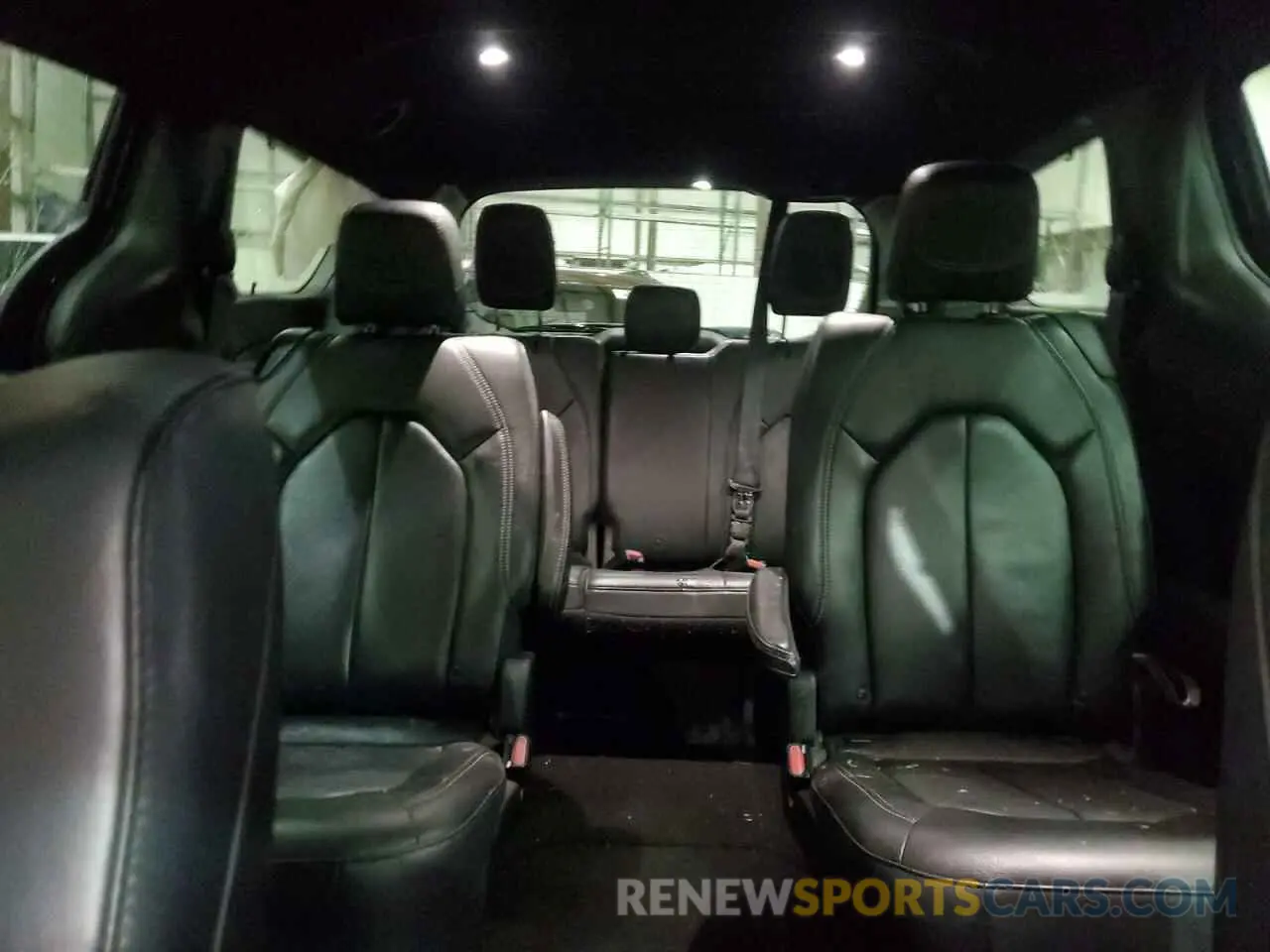 10 fotografías del automóvil dañado 2C4RC1EG9KR644096 CHRYSLER PACIFICA 2019