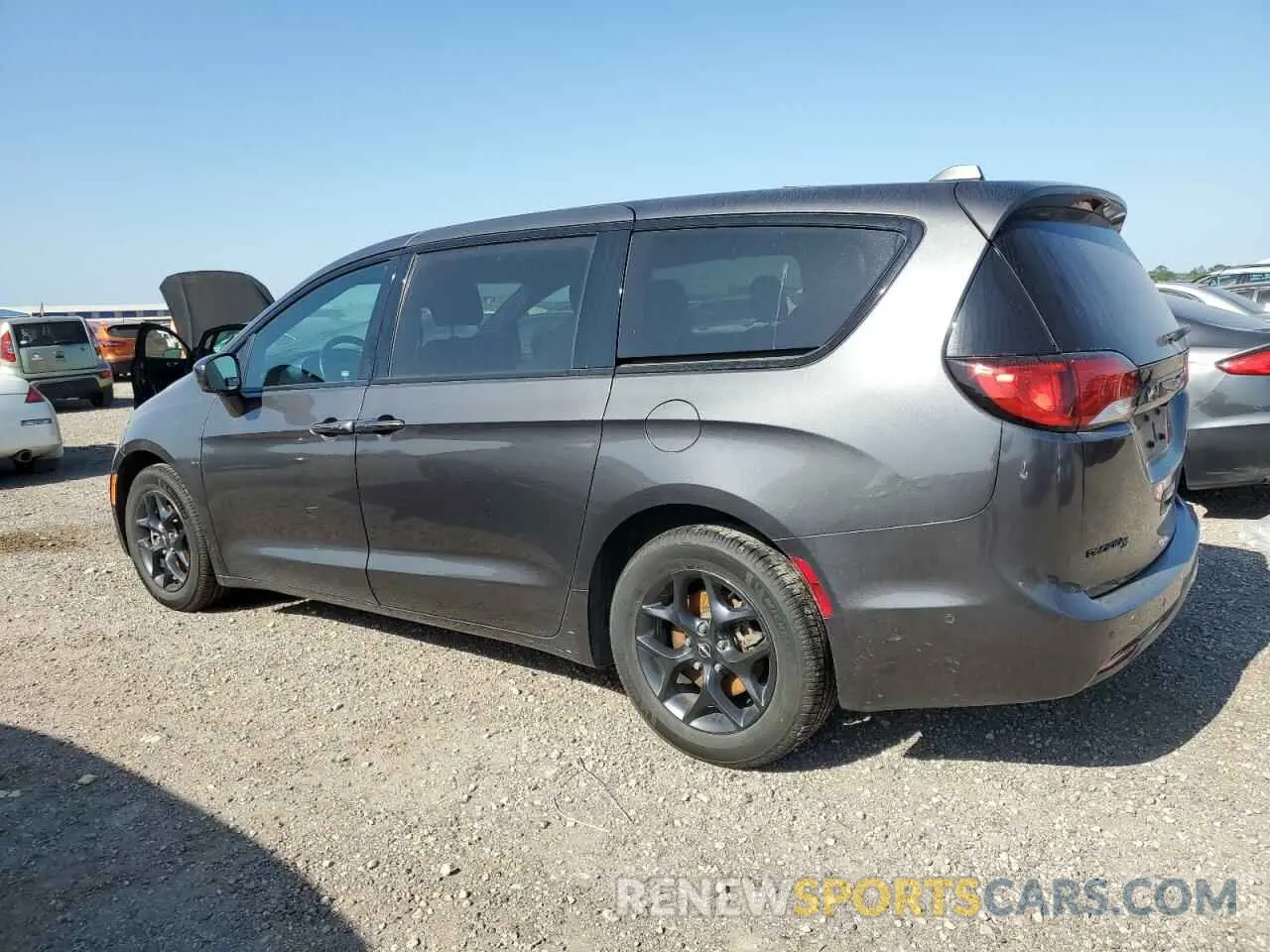 2 fotografías del automóvil dañado 2C4RC1FG3KR569071 CHRYSLER PACIFICA 2019