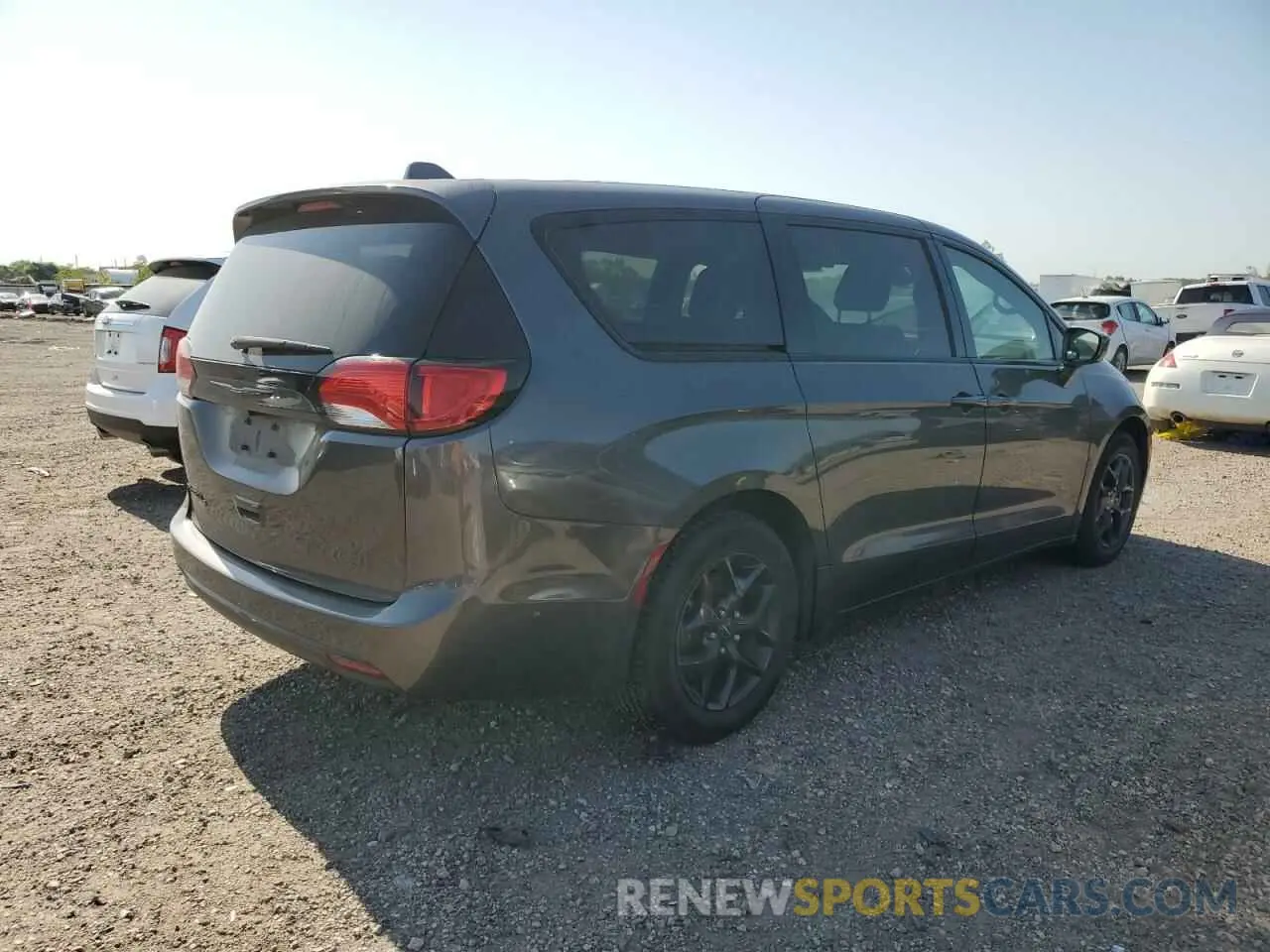 3 fotografías del automóvil dañado 2C4RC1FG3KR569071 CHRYSLER PACIFICA 2019