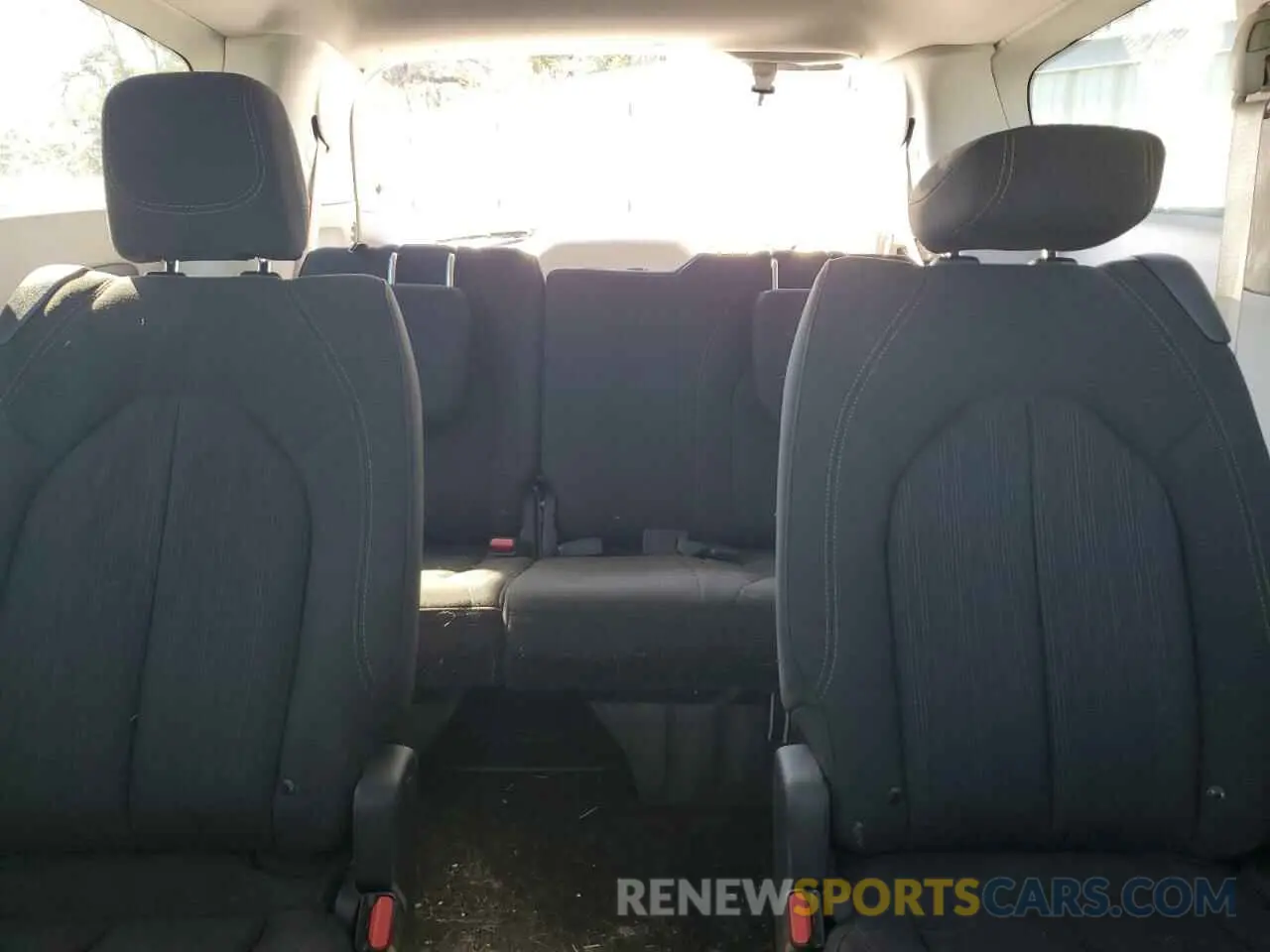 10 fotografías del automóvil dañado 2C4RC1FG3KR588834 CHRYSLER PACIFICA 2019