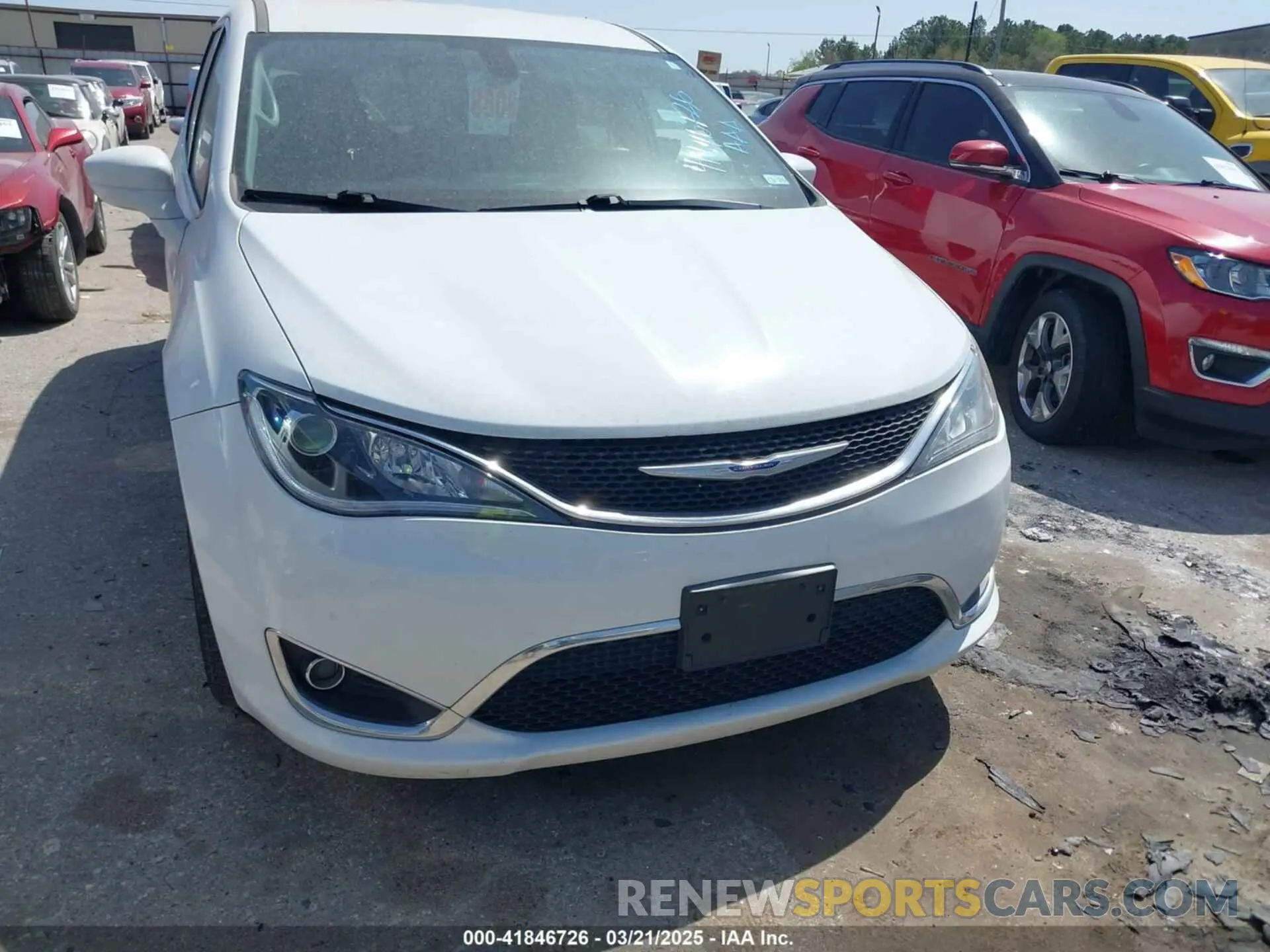 12 fotografías del automóvil dañado 2C4RC1FG5KR541627 CHRYSLER PACIFICA 2019