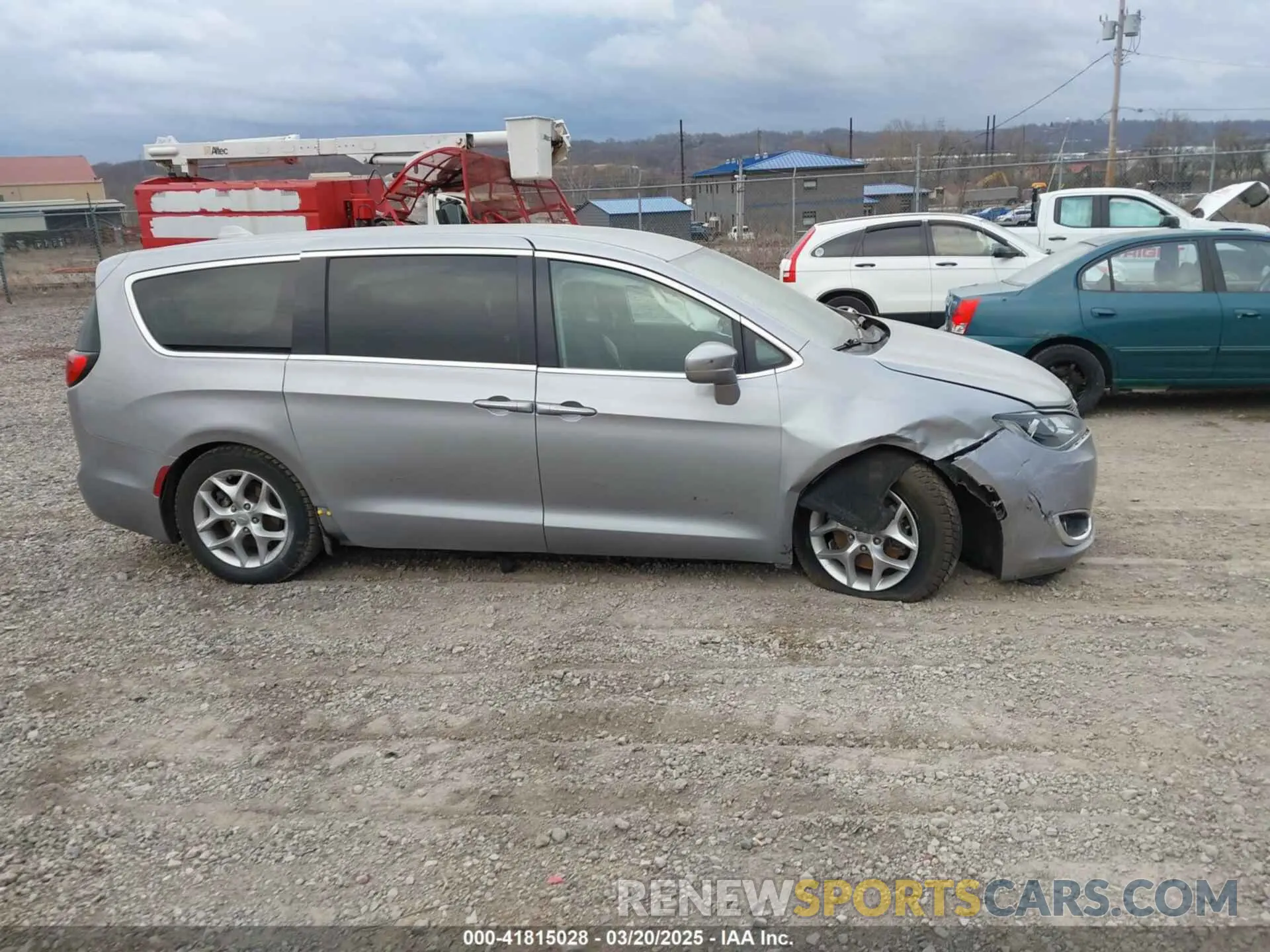 13 fotografías del automóvil dañado 2C4RC1FG6KR523265 CHRYSLER PACIFICA 2019