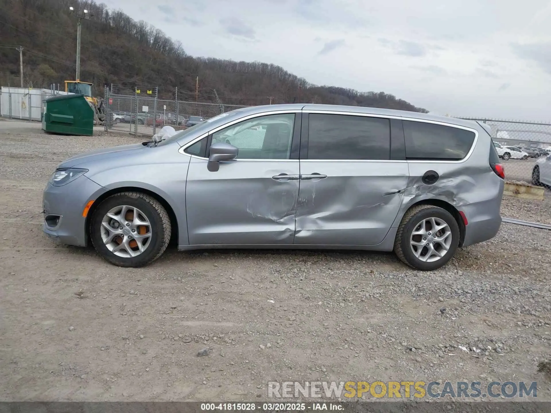 14 fotografías del automóvil dañado 2C4RC1FG6KR523265 CHRYSLER PACIFICA 2019