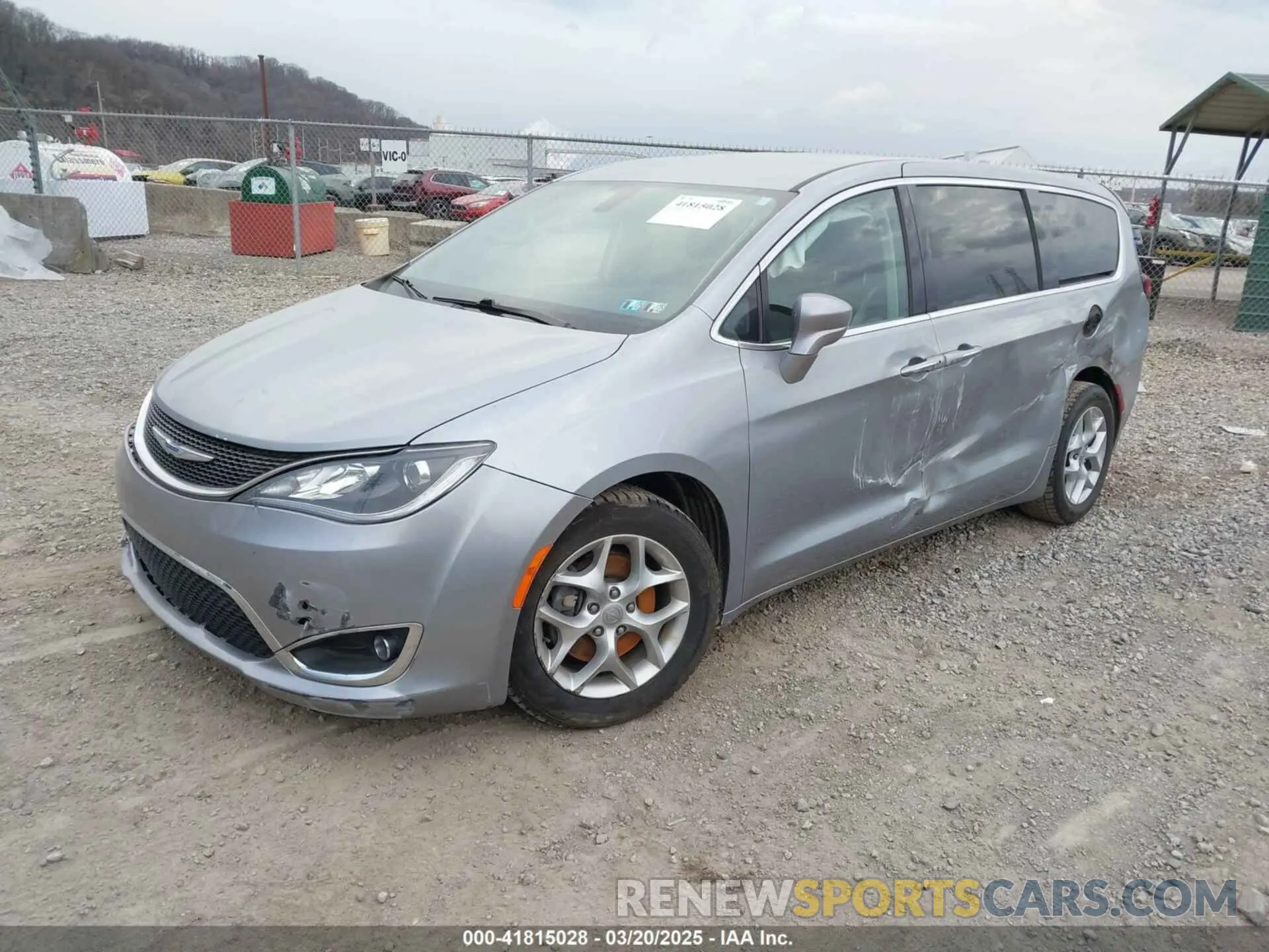 2 fotografías del automóvil dañado 2C4RC1FG6KR523265 CHRYSLER PACIFICA 2019