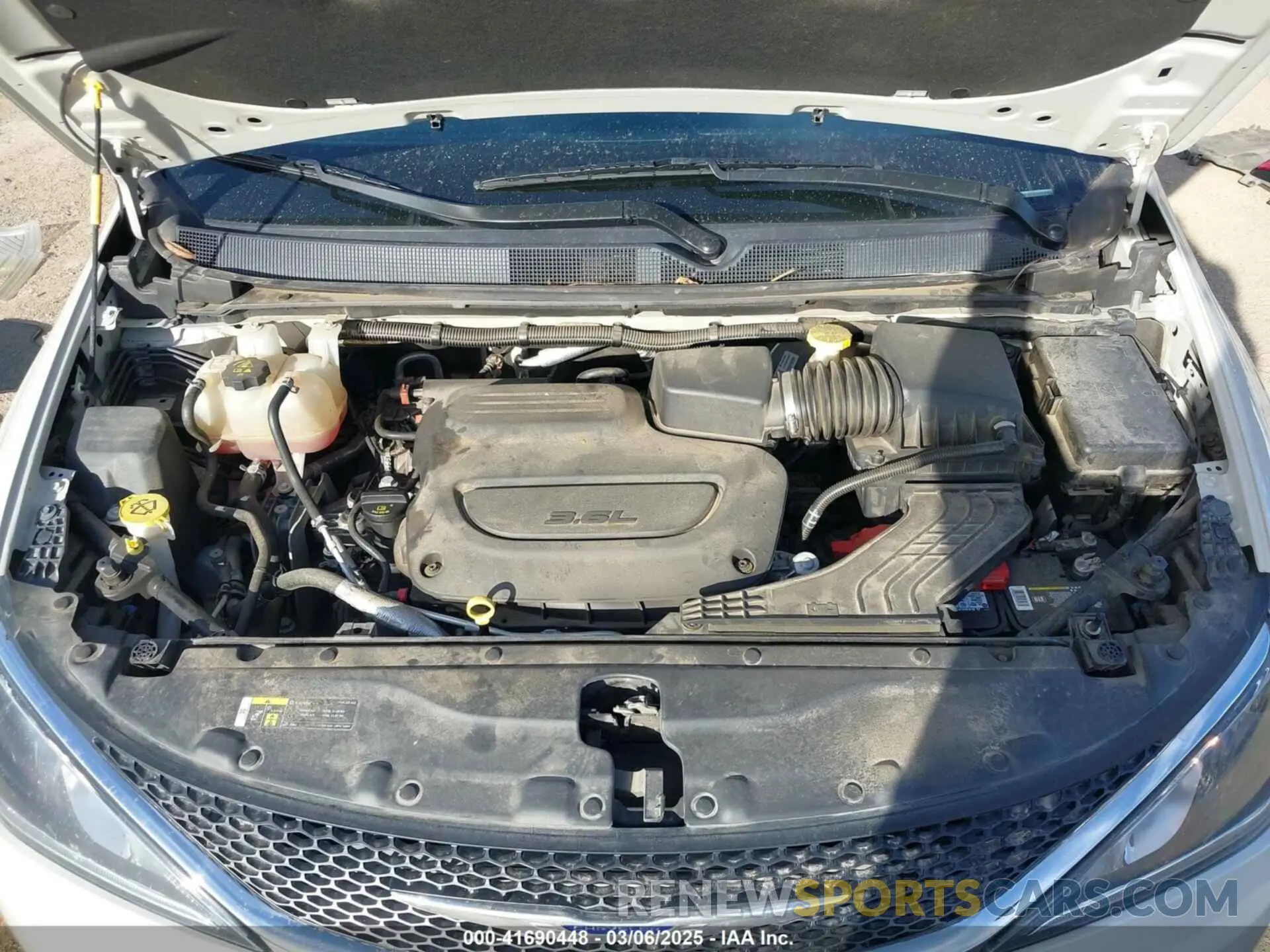 10 fotografías del automóvil dañado 2C4RC1FG6KR669150 CHRYSLER PACIFICA 2019