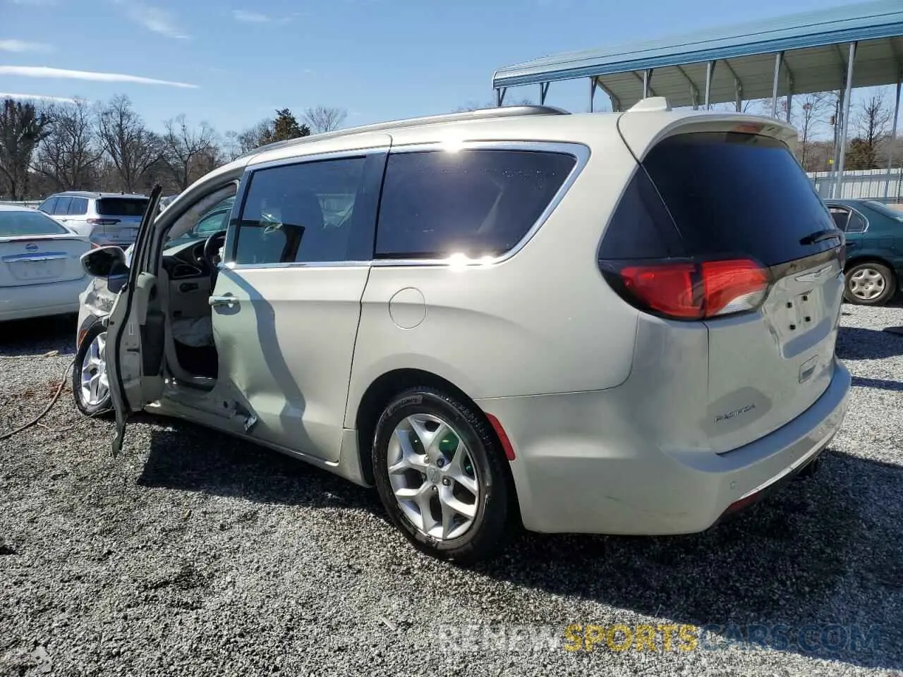 2 fotografías del automóvil dañado 2C4RC1FG6KR710750 CHRYSLER PACIFICA 2019