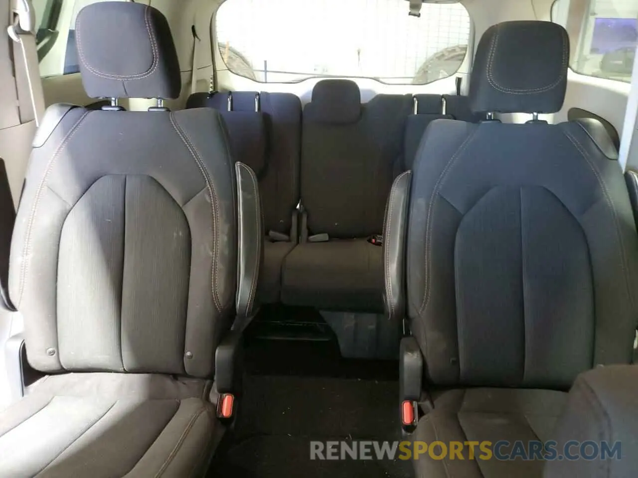 10 fotografías del automóvil dañado 2C4RC1FG7KR551074 CHRYSLER PACIFICA 2019