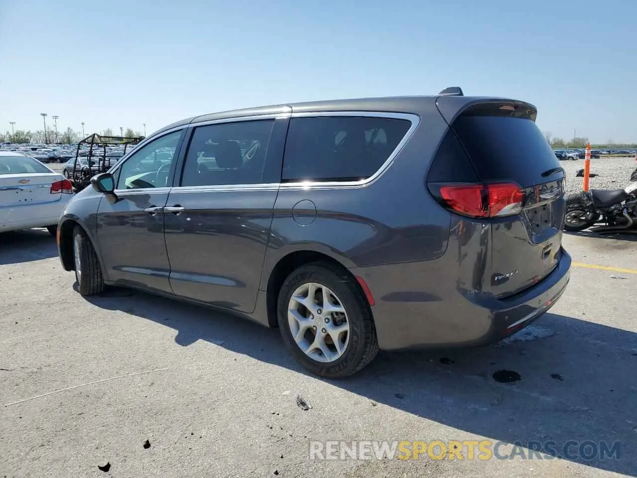 2 fotografías del automóvil dañado 2C4RC1FG7KR576086 CHRYSLER PACIFICA 2019