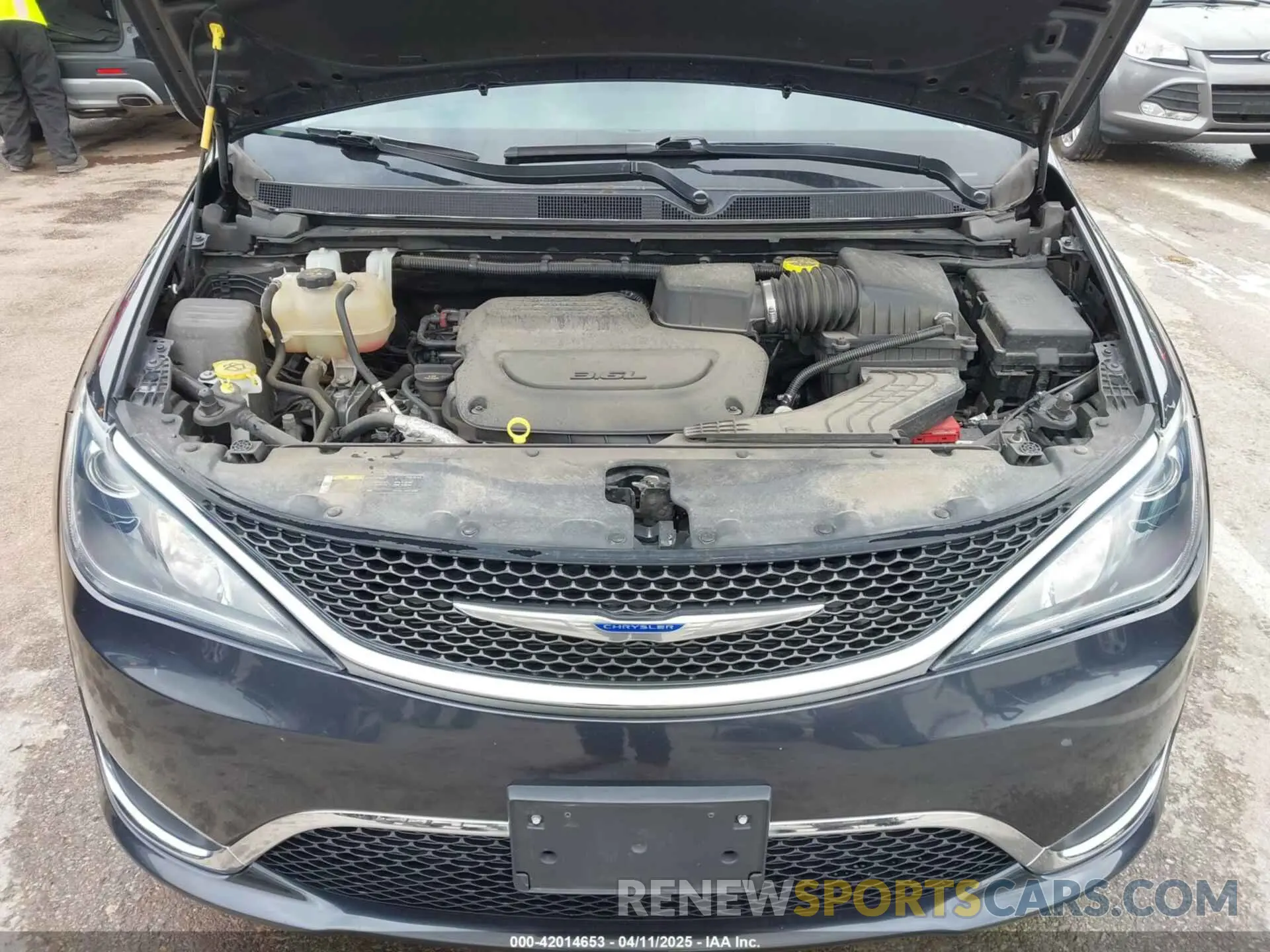 10 fotografías del automóvil dañado 2C4RC1FG7KR599738 CHRYSLER PACIFICA 2019