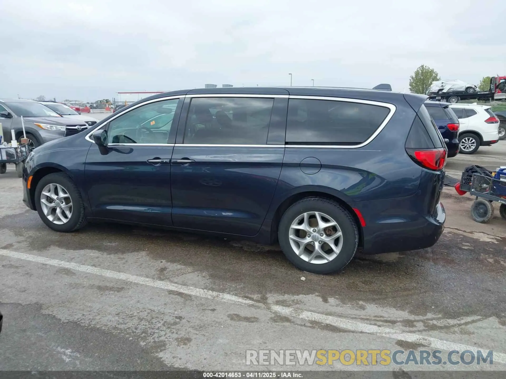 14 fotografías del automóvil dañado 2C4RC1FG7KR599738 CHRYSLER PACIFICA 2019