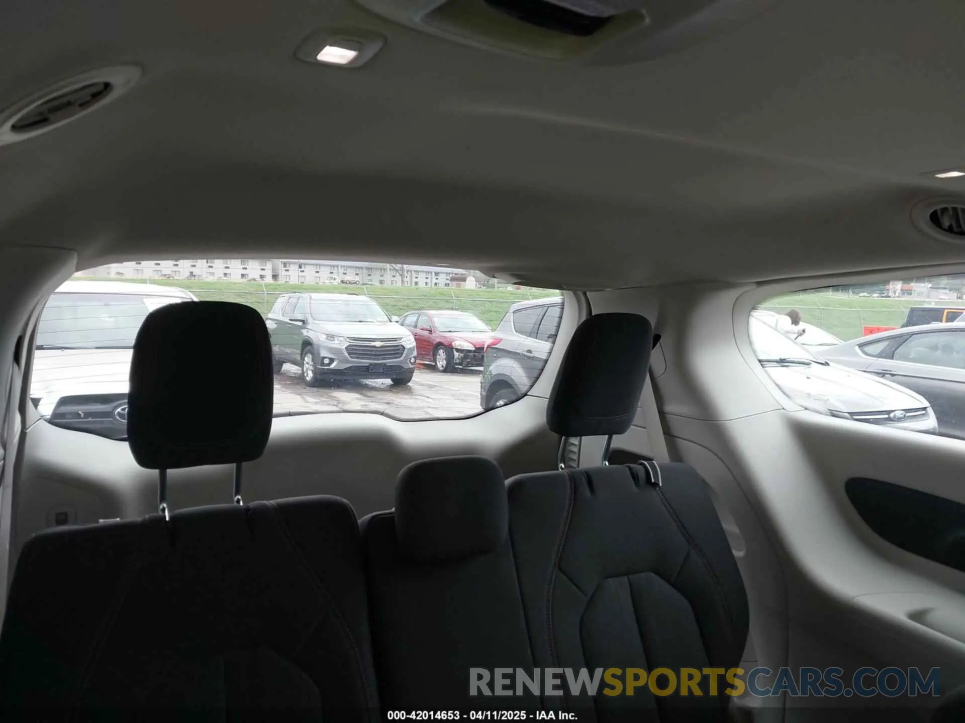 17 fotografías del automóvil dañado 2C4RC1FG7KR599738 CHRYSLER PACIFICA 2019