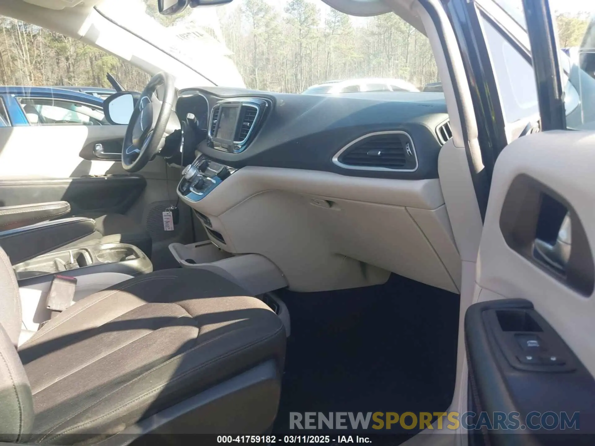 5 fotografías del automóvil dañado 2C4RC1FG9KR604227 CHRYSLER PACIFICA 2019