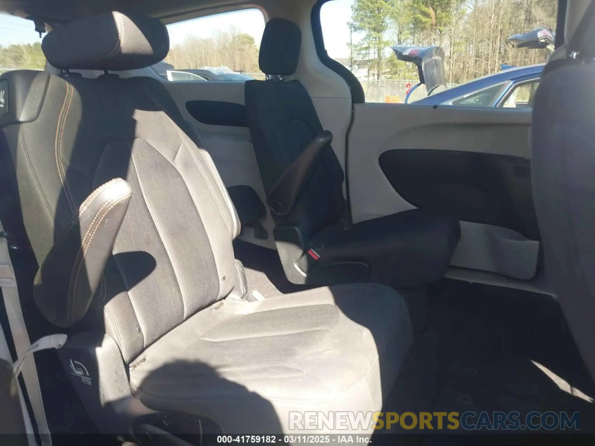8 fotografías del automóvil dañado 2C4RC1FG9KR604227 CHRYSLER PACIFICA 2019