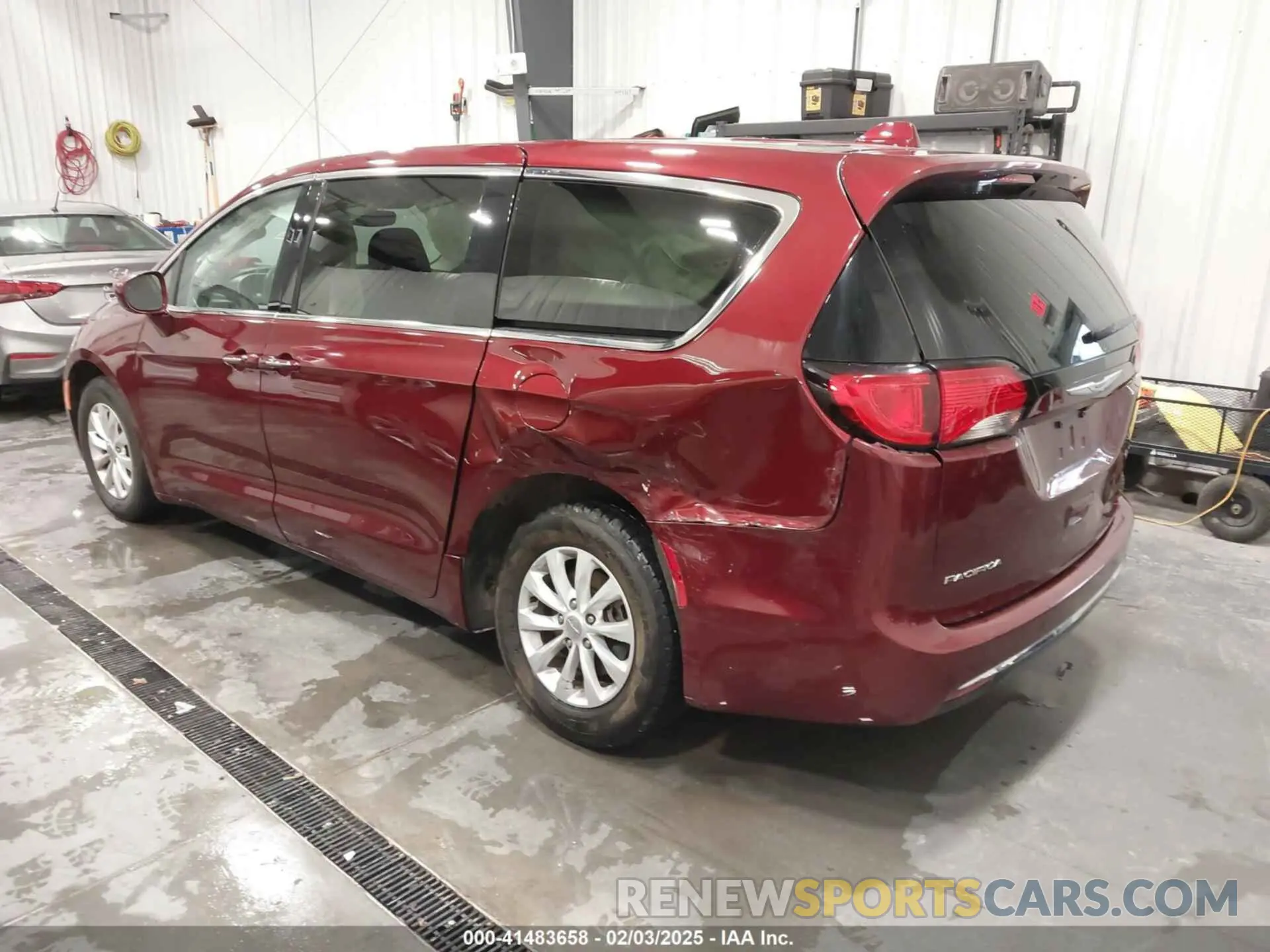 3 fotografías del automóvil dañado 2C4RC1FGXKR706264 CHRYSLER PACIFICA 2019