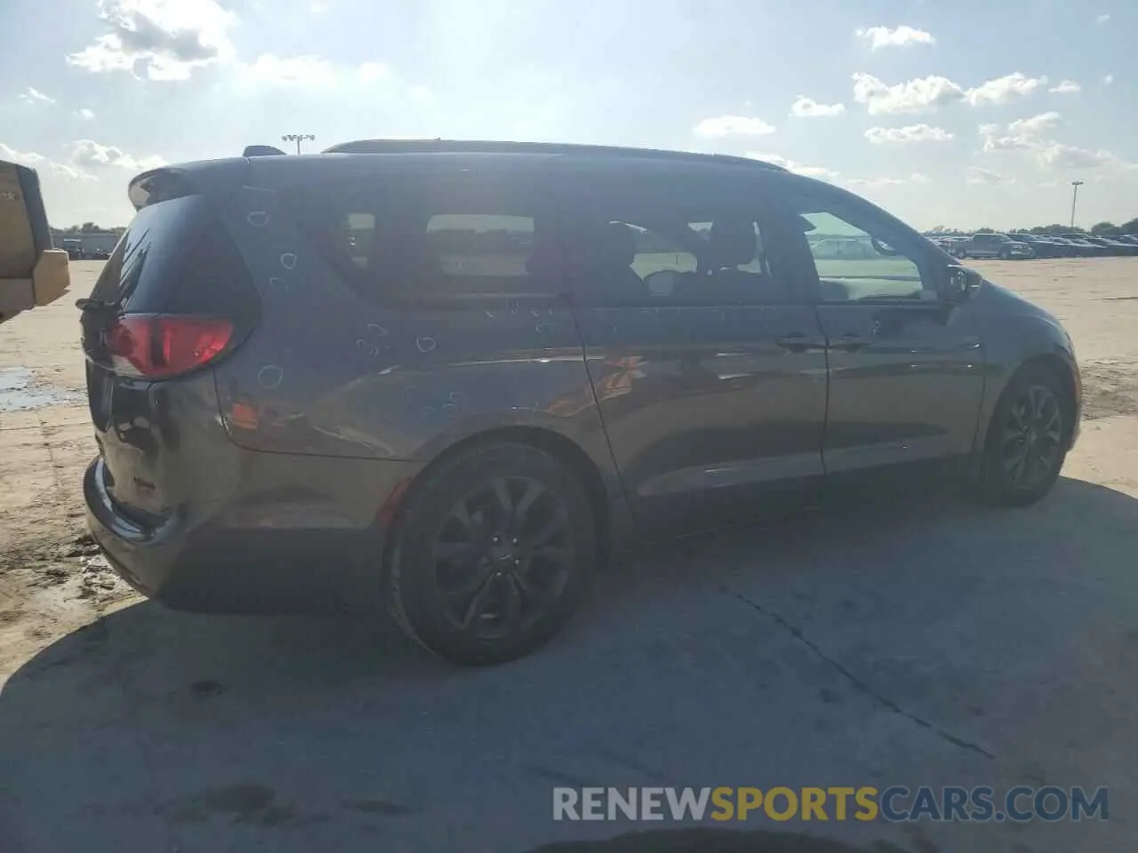 3 fotografías del automóvil dañado 2C4RC1GG1KR569455 CHRYSLER PACIFICA 2019