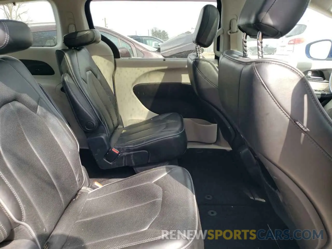 11 fotografías del automóvil dañado 2C4RC1GG1KR720715 CHRYSLER PACIFICA 2019