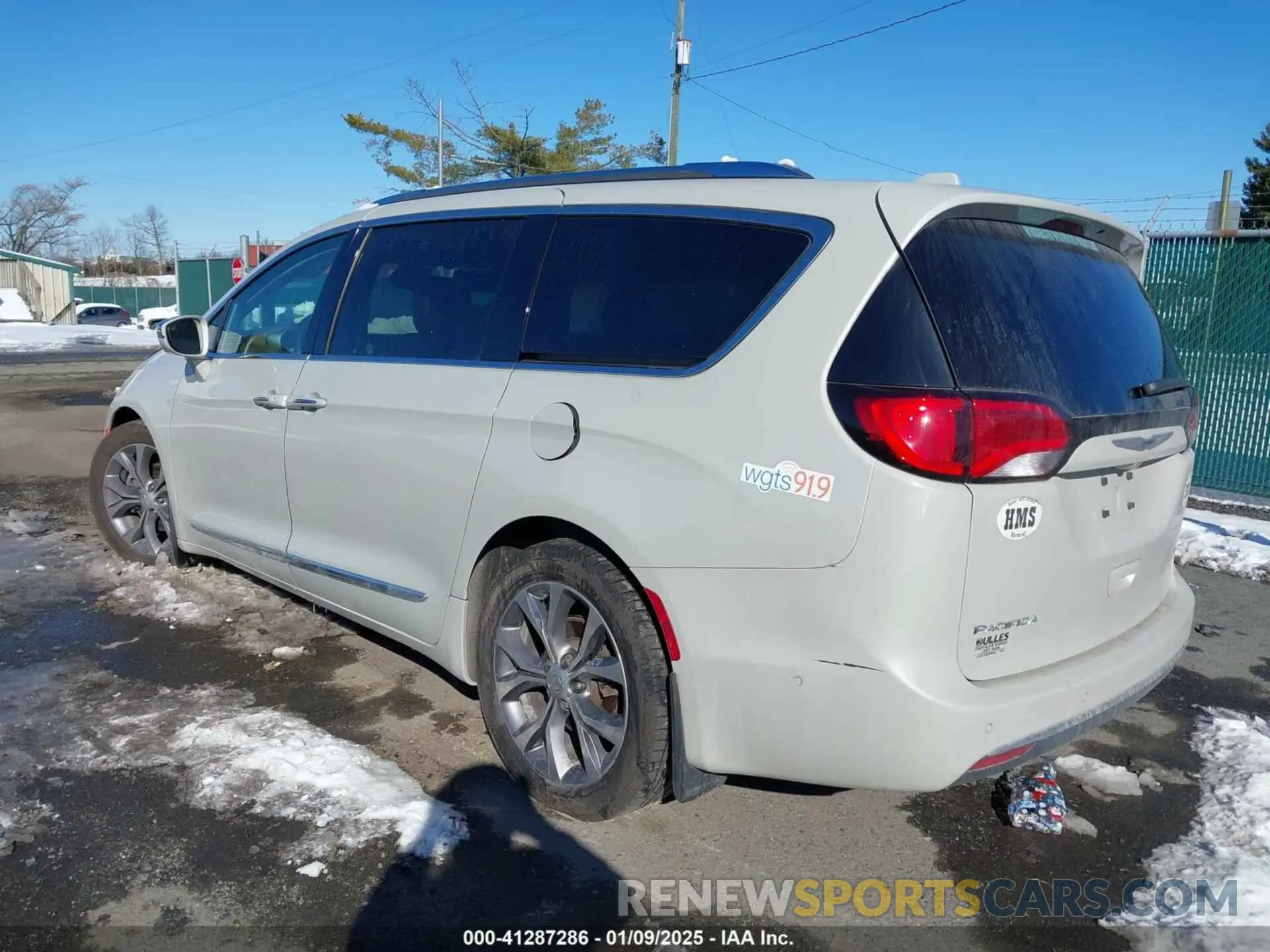 3 fotografías del automóvil dañado 2C4RC1GG4KR629258 CHRYSLER PACIFICA 2019