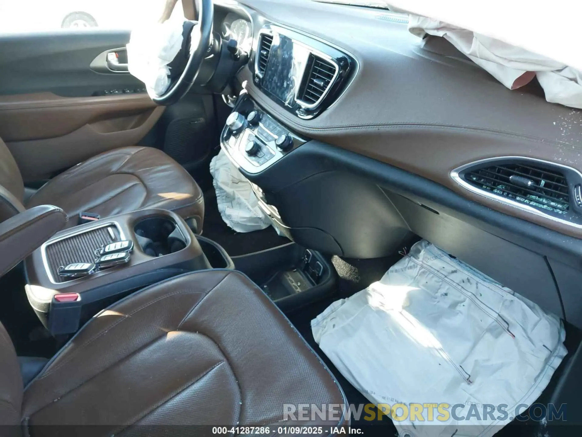 5 fotografías del automóvil dañado 2C4RC1GG4KR629258 CHRYSLER PACIFICA 2019