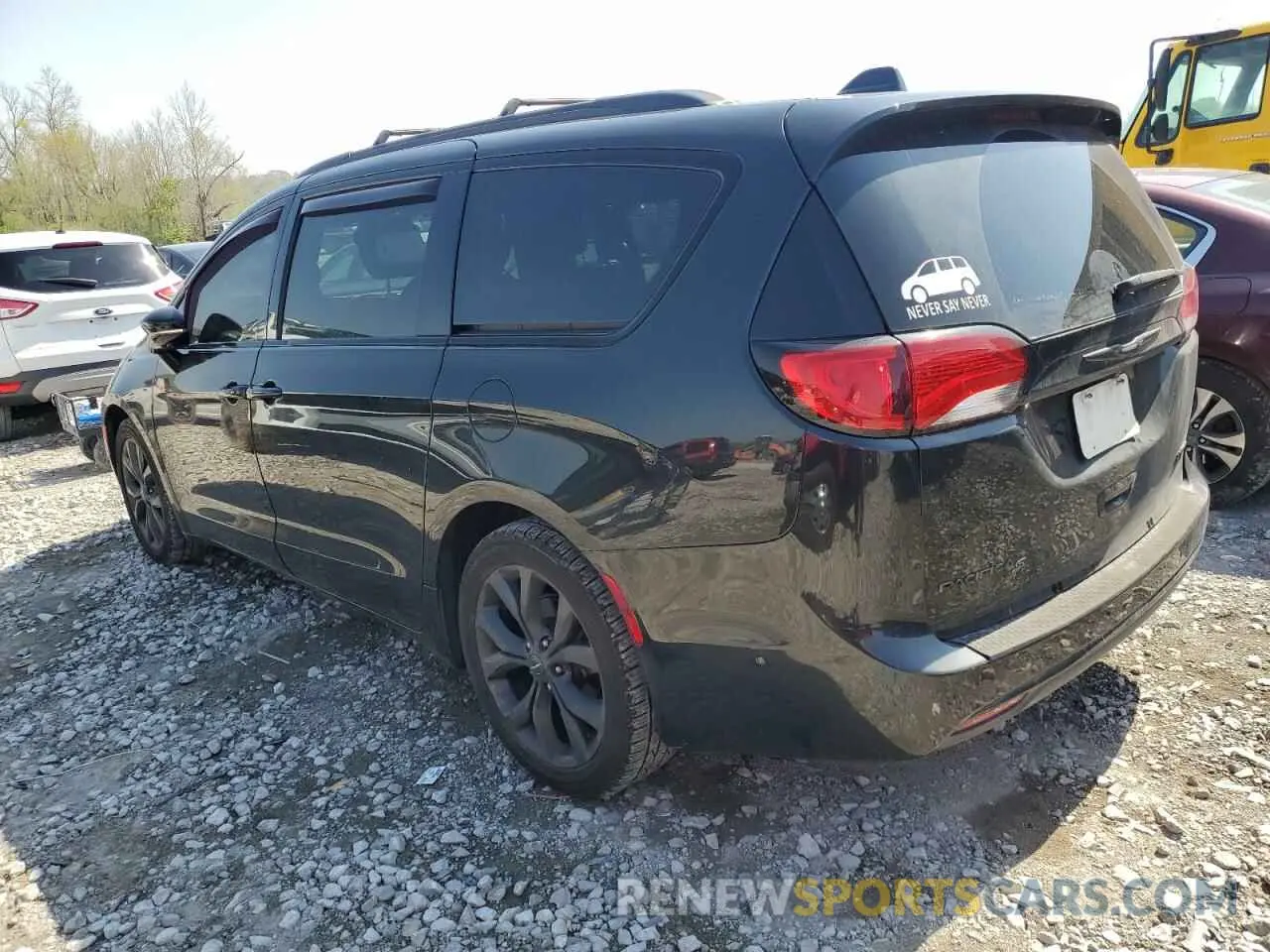 2 fotografías del automóvil dañado 2C4RC1GG4KR643869 CHRYSLER PACIFICA 2019
