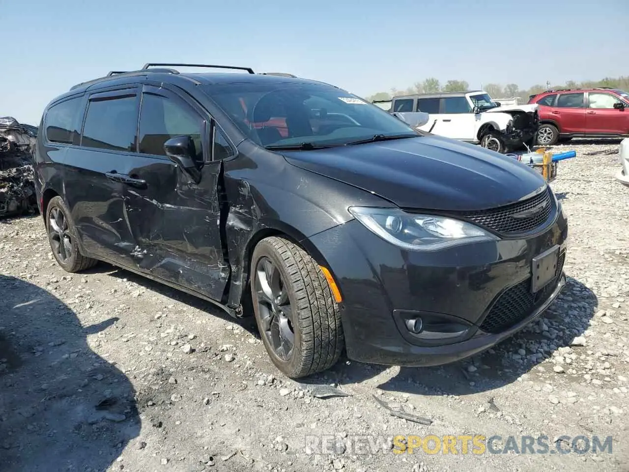 4 fotografías del automóvil dañado 2C4RC1GG4KR643869 CHRYSLER PACIFICA 2019