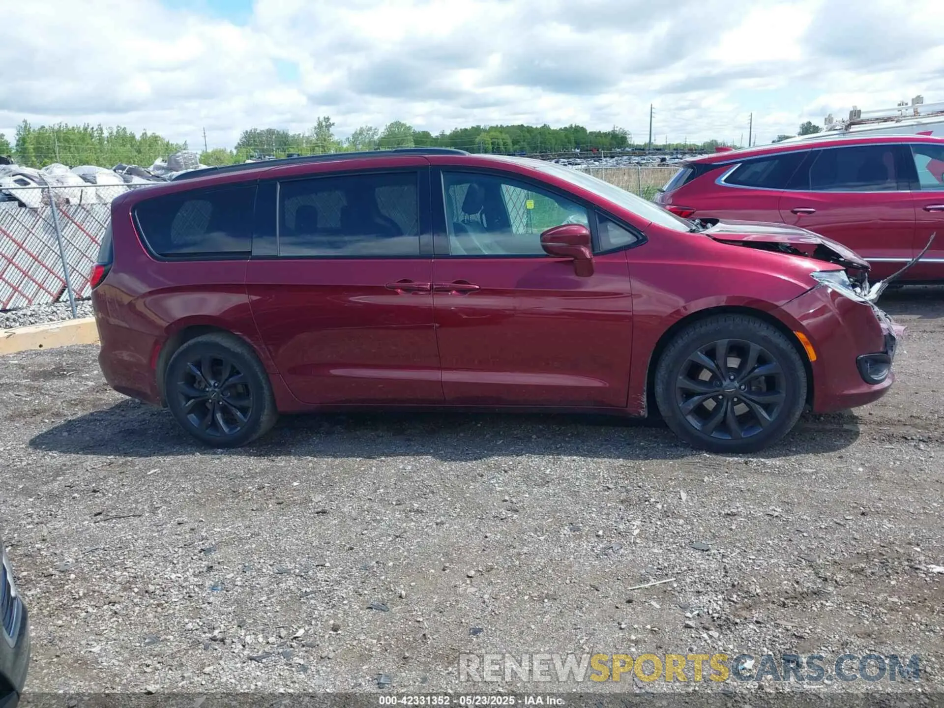13 fotografías del automóvil dañado 2C4RC1GG5KR652497 CHRYSLER PACIFICA 2019