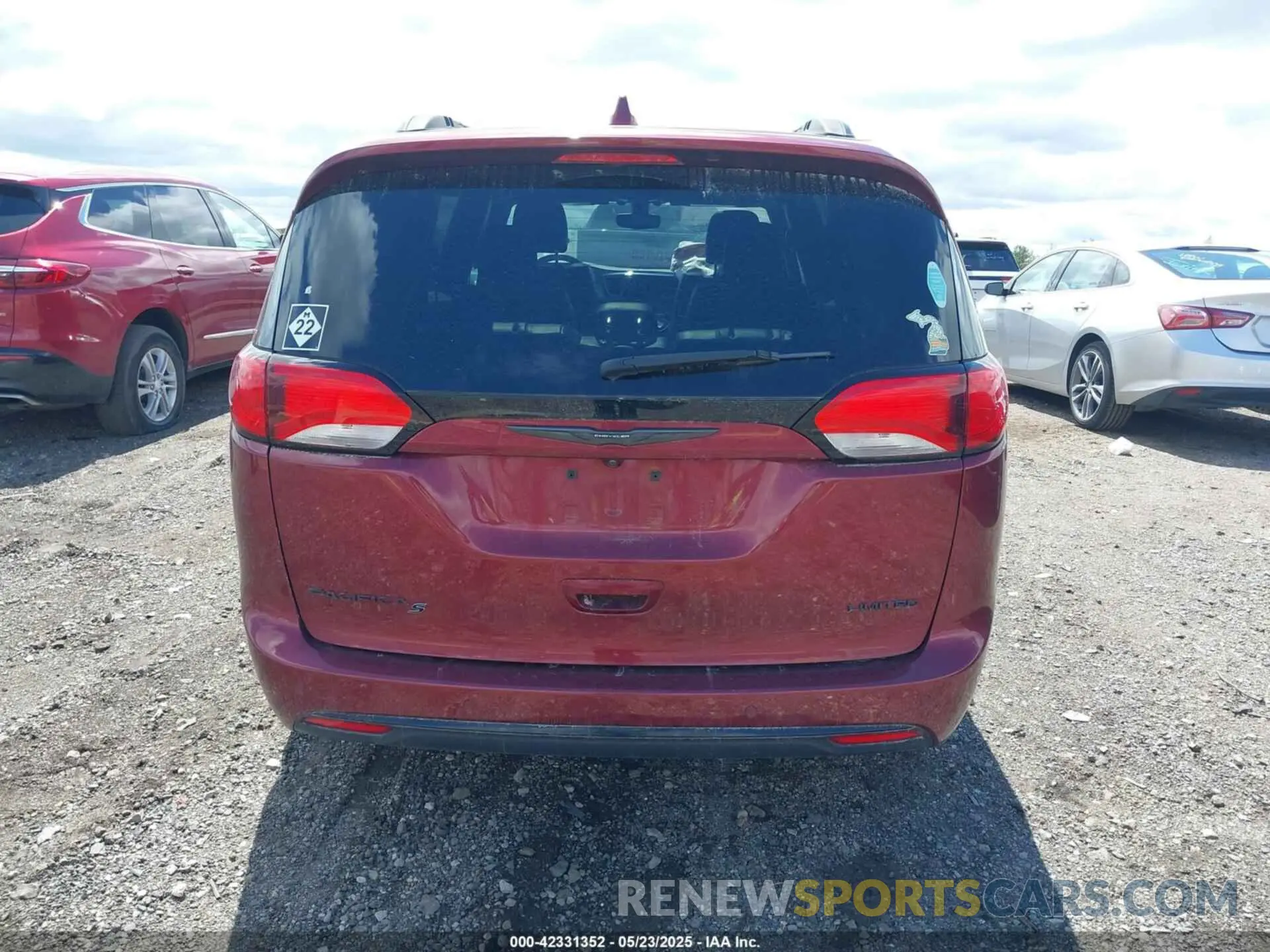 16 fotografías del automóvil dañado 2C4RC1GG5KR652497 CHRYSLER PACIFICA 2019