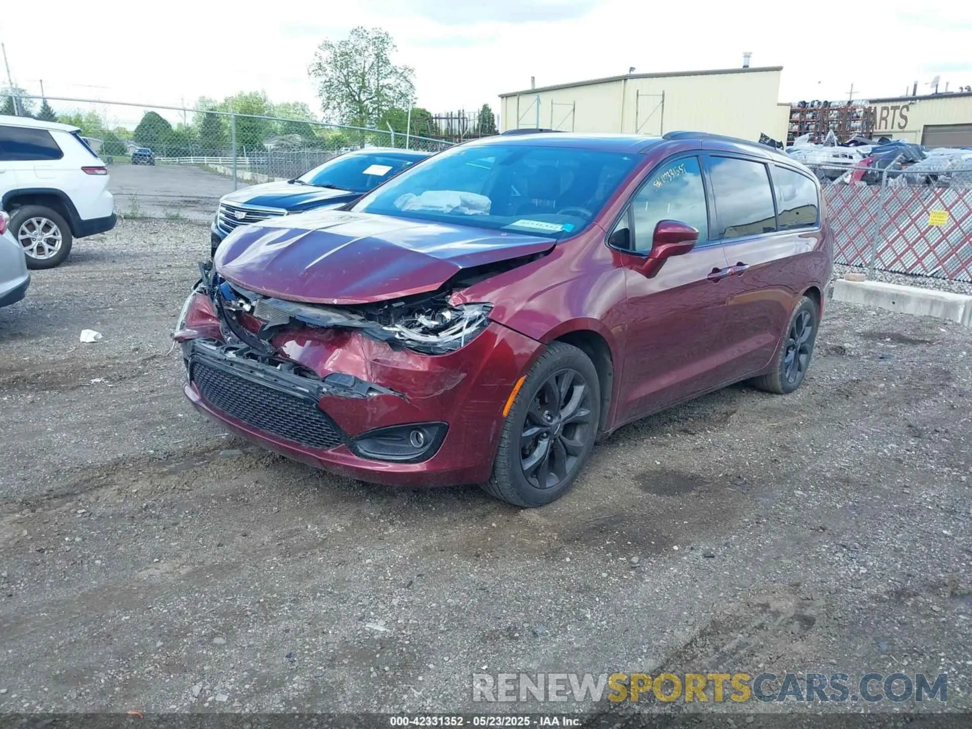 2 fotografías del automóvil dañado 2C4RC1GG5KR652497 CHRYSLER PACIFICA 2019