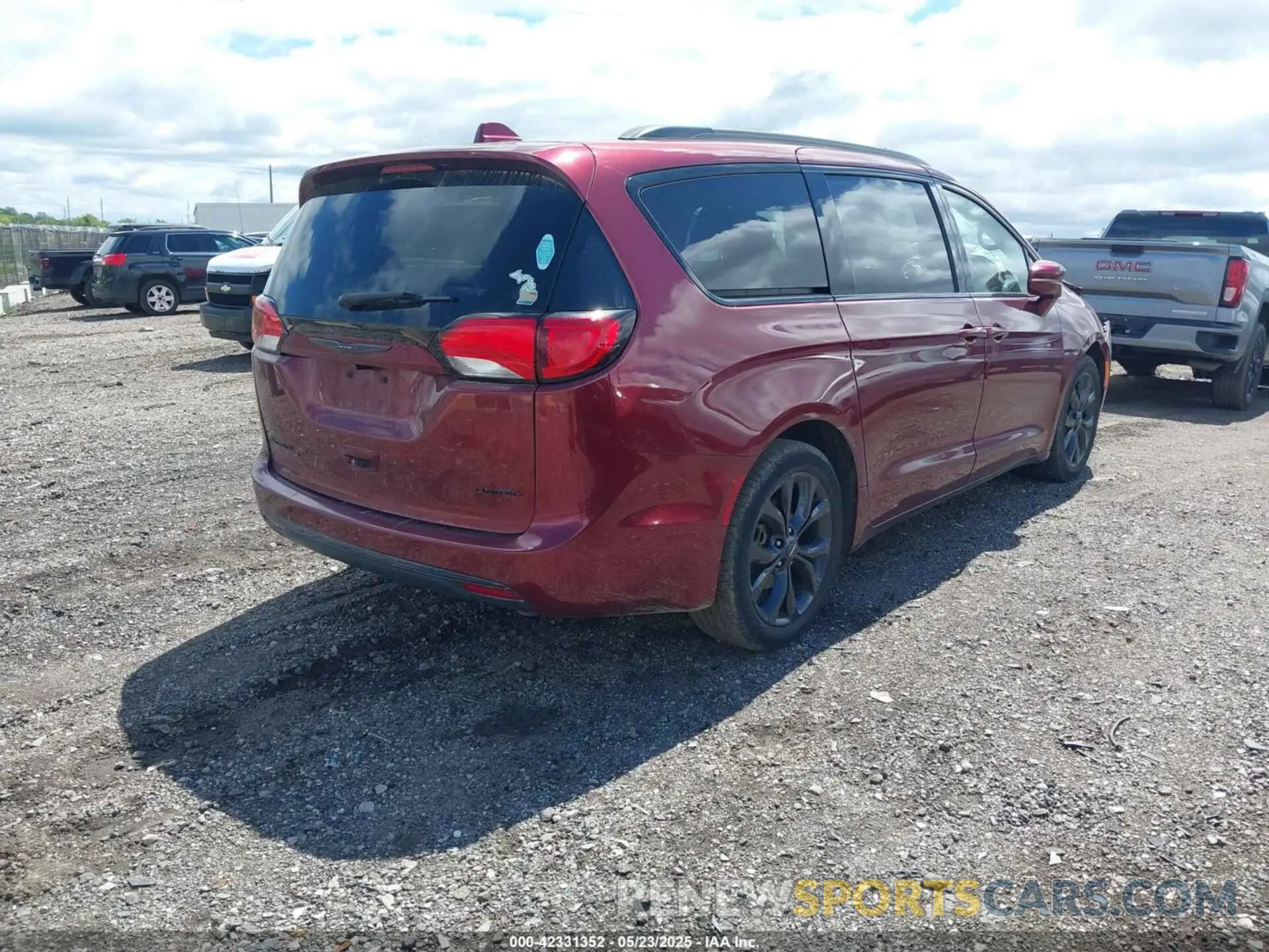 4 fotografías del automóvil dañado 2C4RC1GG5KR652497 CHRYSLER PACIFICA 2019