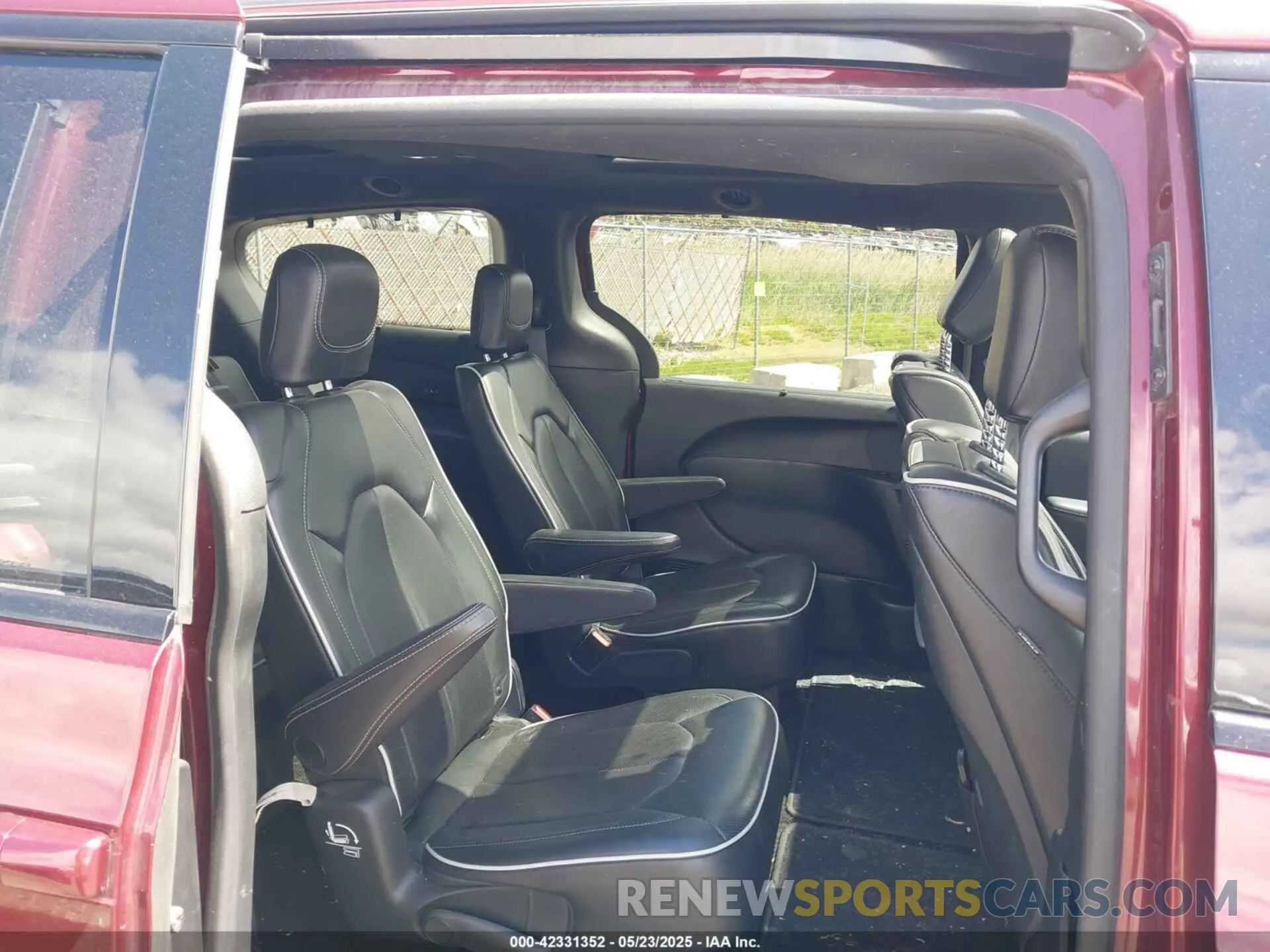 8 fotografías del automóvil dañado 2C4RC1GG5KR652497 CHRYSLER PACIFICA 2019