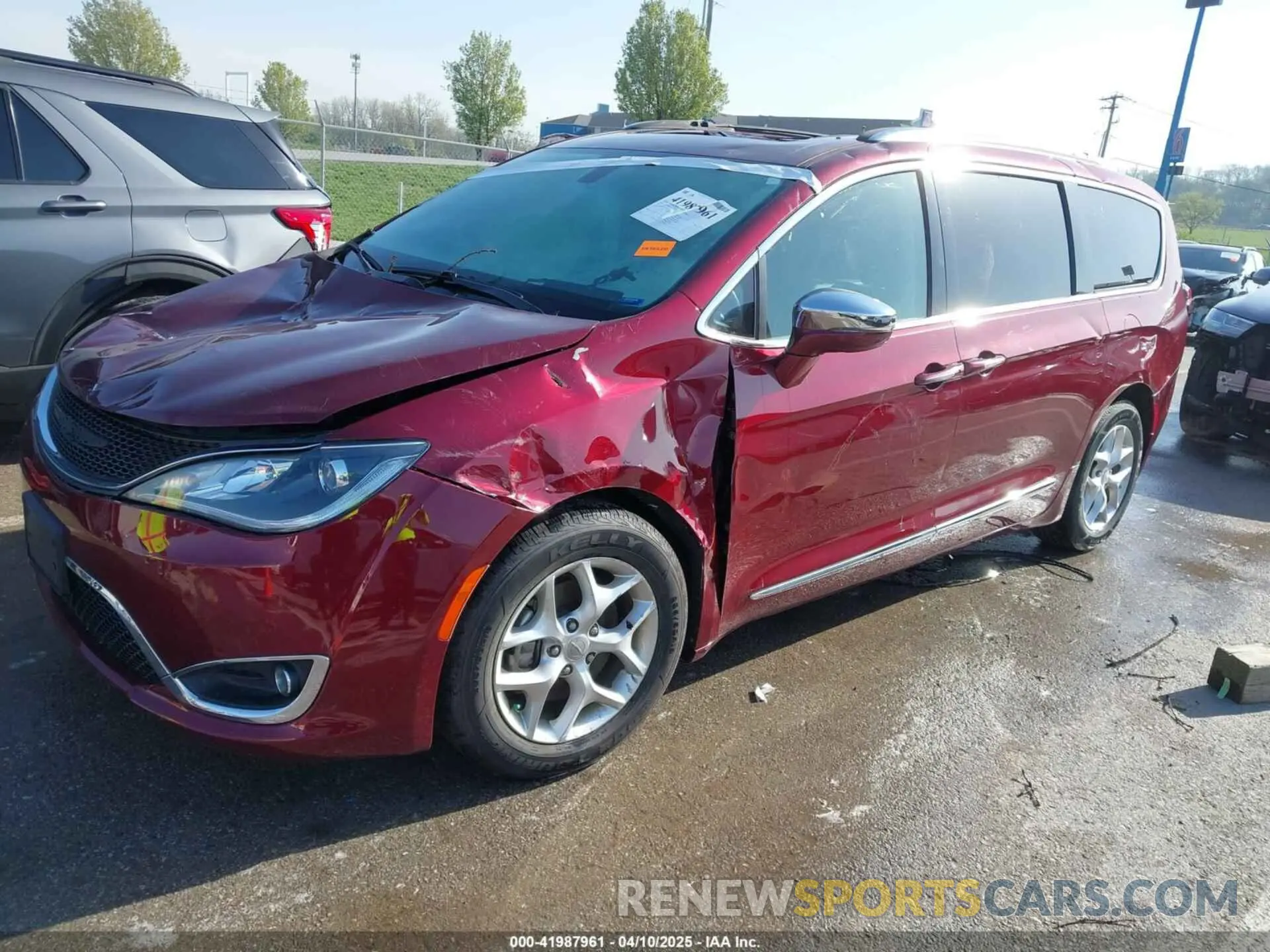 2 fotografías del automóvil dañado 2C4RC1GG5KR720135 CHRYSLER PACIFICA 2019