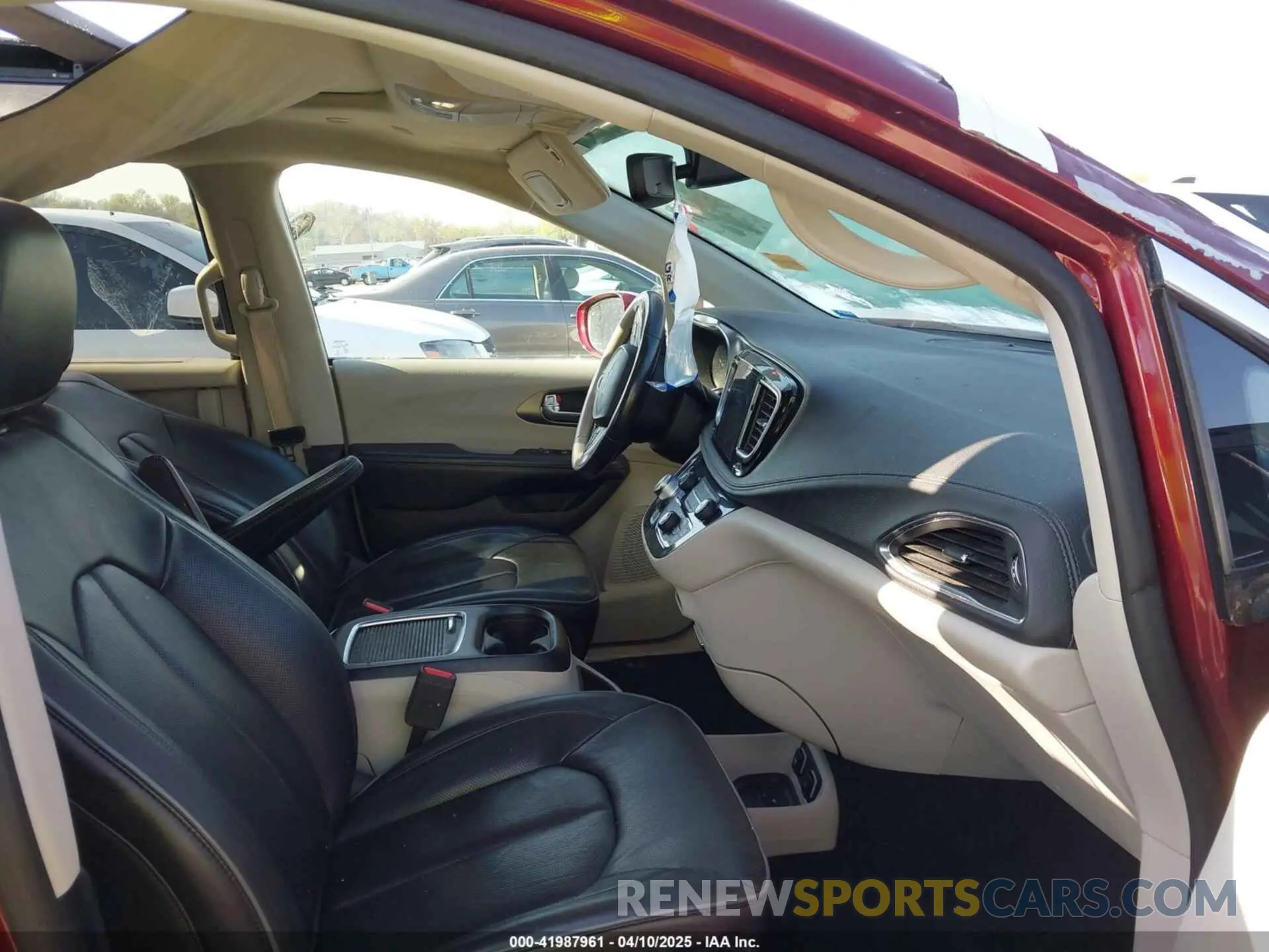 5 fotografías del automóvil dañado 2C4RC1GG5KR720135 CHRYSLER PACIFICA 2019