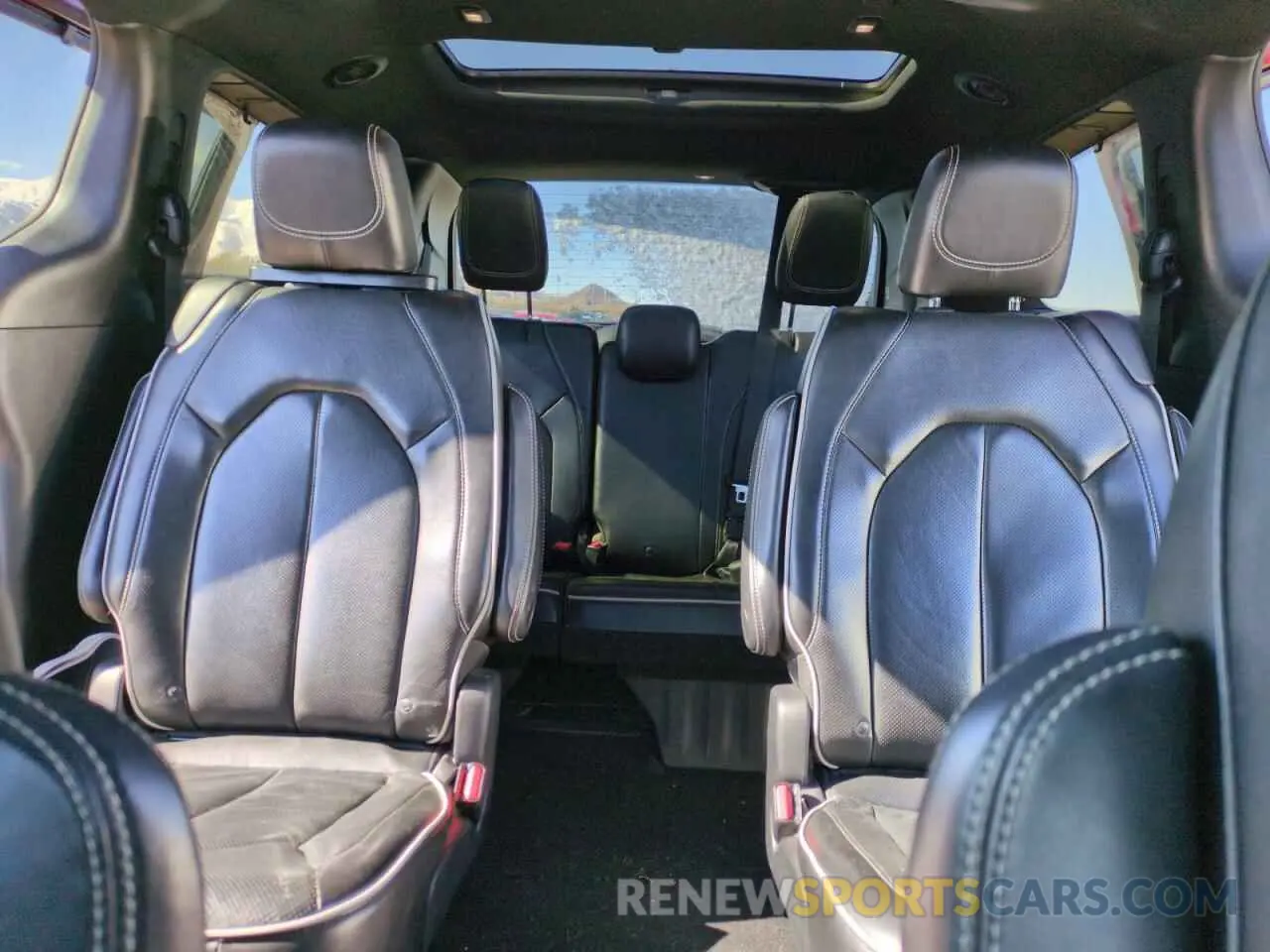 10 fotografías del automóvil dañado 2C4RC1GG6KR720368 CHRYSLER PACIFICA 2019