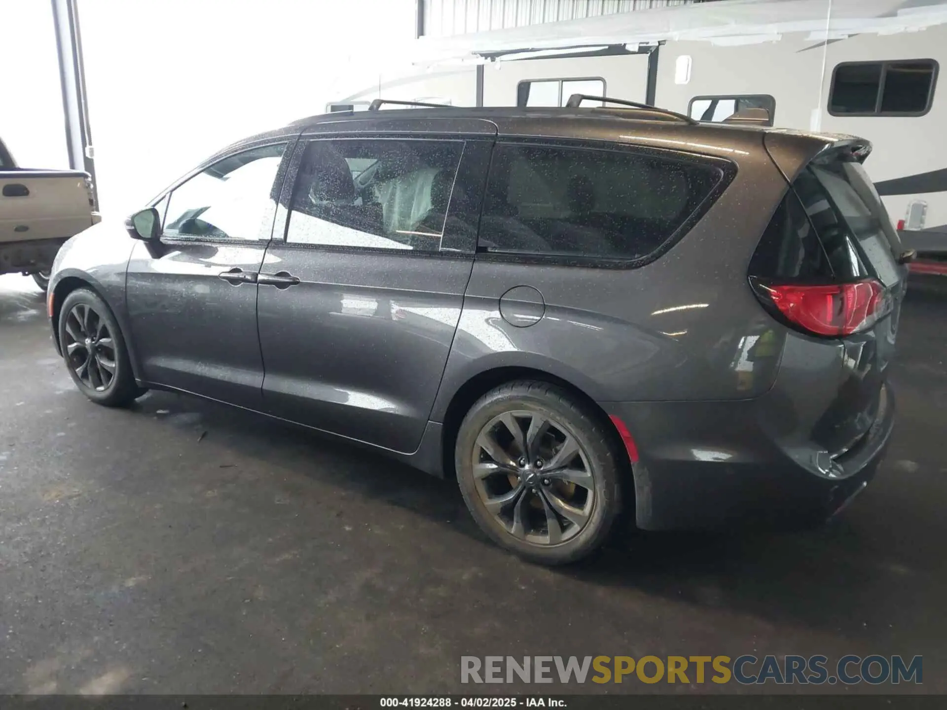 3 fotografías del automóvil dañado 2C4RC1GG7KR532538 CHRYSLER PACIFICA 2019