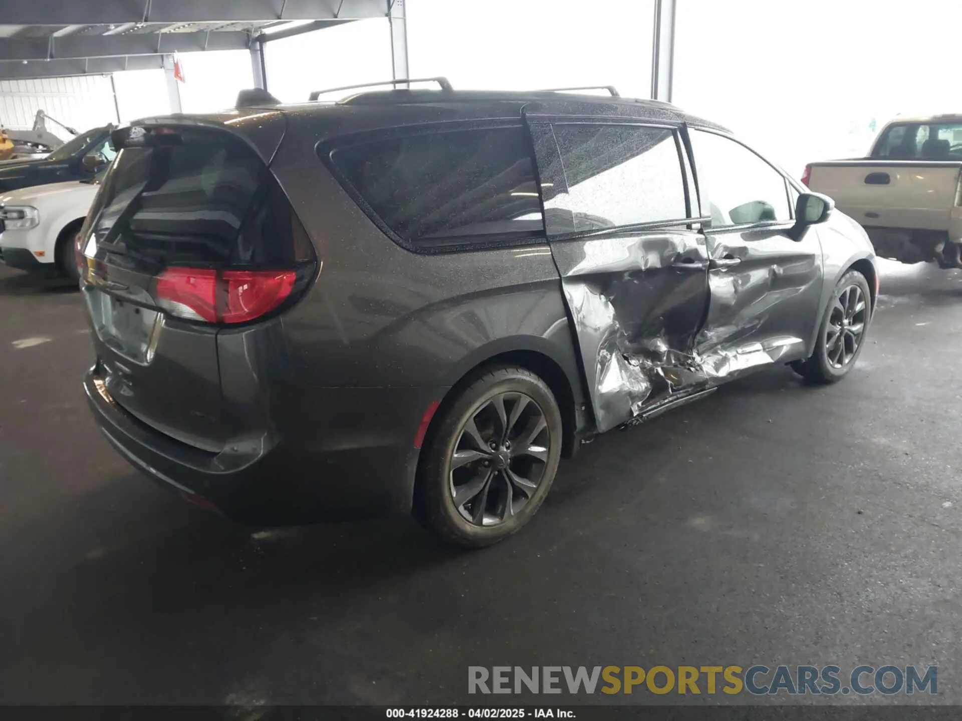4 fotografías del automóvil dañado 2C4RC1GG7KR532538 CHRYSLER PACIFICA 2019