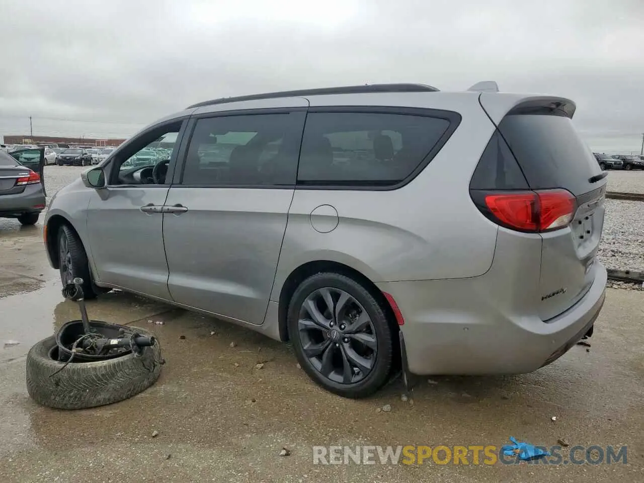 2 fotografías del automóvil dañado 2C4RC1GG7KR541692 CHRYSLER PACIFICA 2019