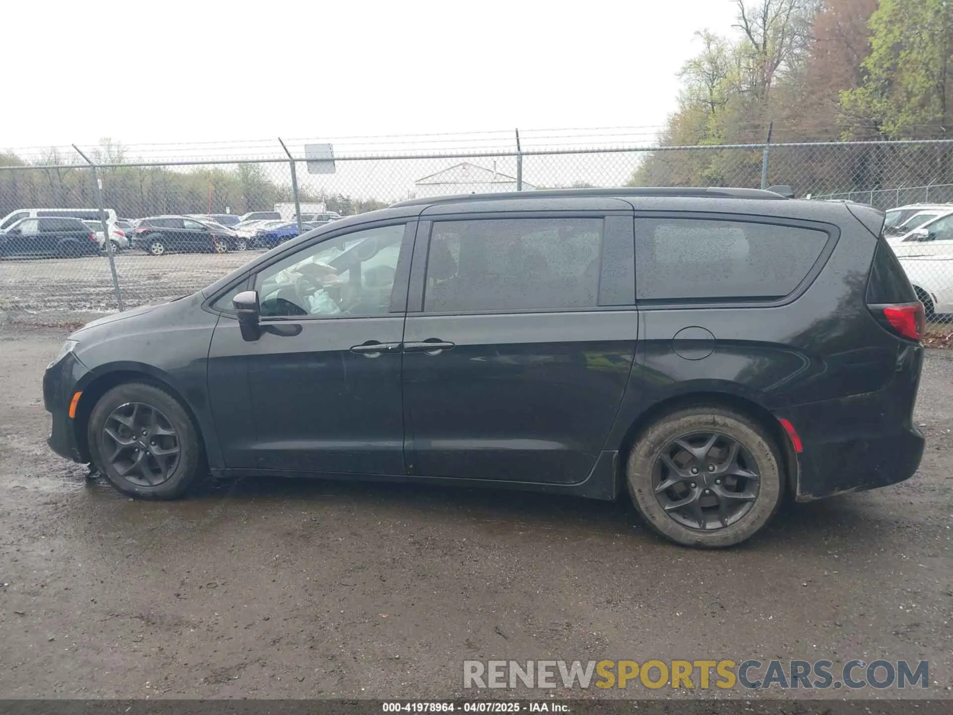 14 fotografías del automóvil dañado 2C4RC1GG7KR549971 CHRYSLER PACIFICA 2019