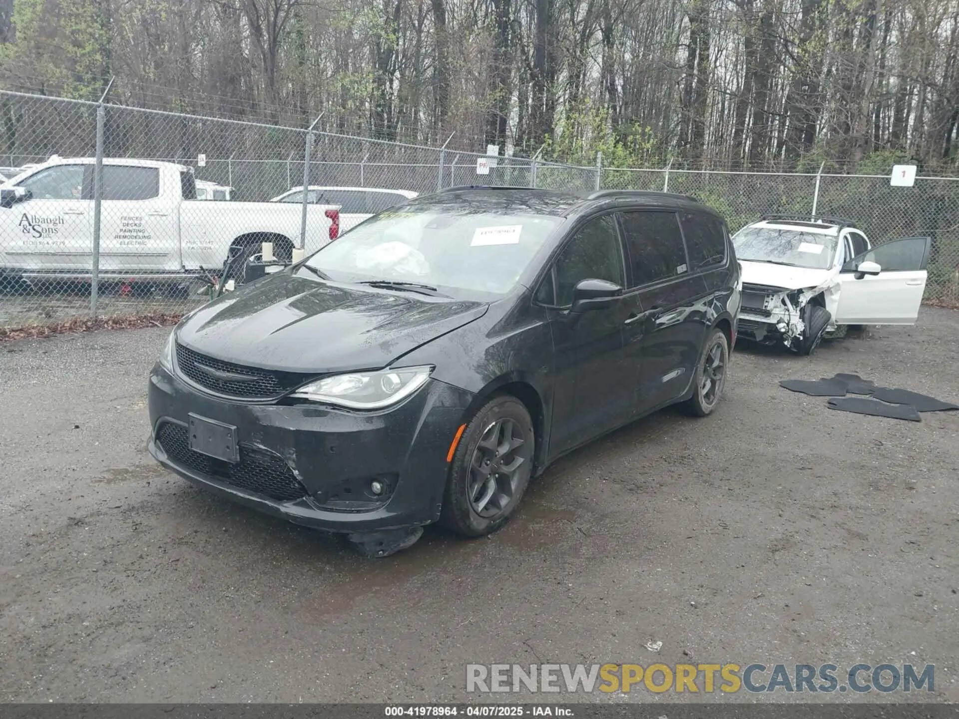 2 fotografías del automóvil dañado 2C4RC1GG7KR549971 CHRYSLER PACIFICA 2019