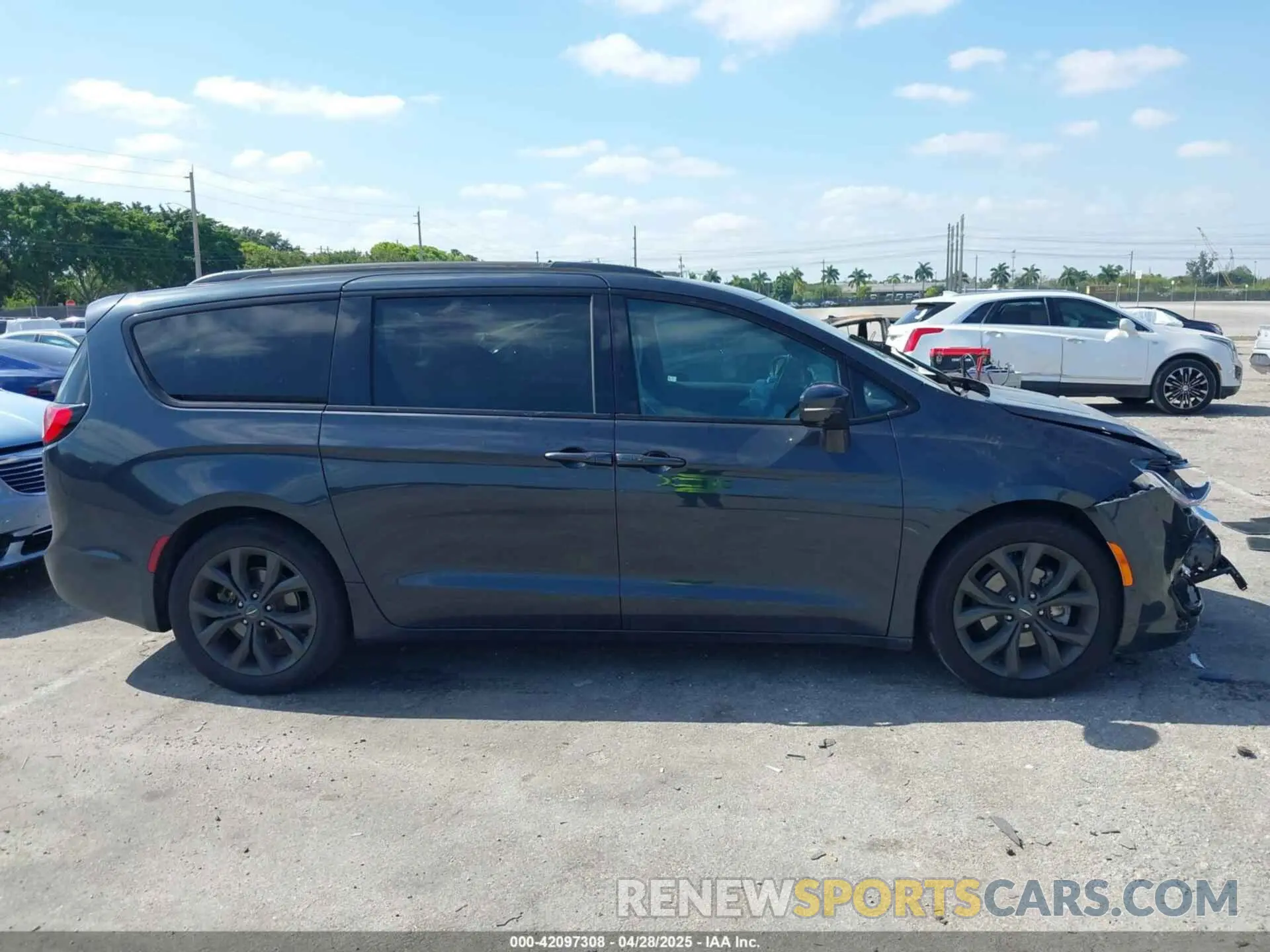 13 fotografías del automóvil dañado 2C4RC1GG8KR657371 CHRYSLER PACIFICA 2019