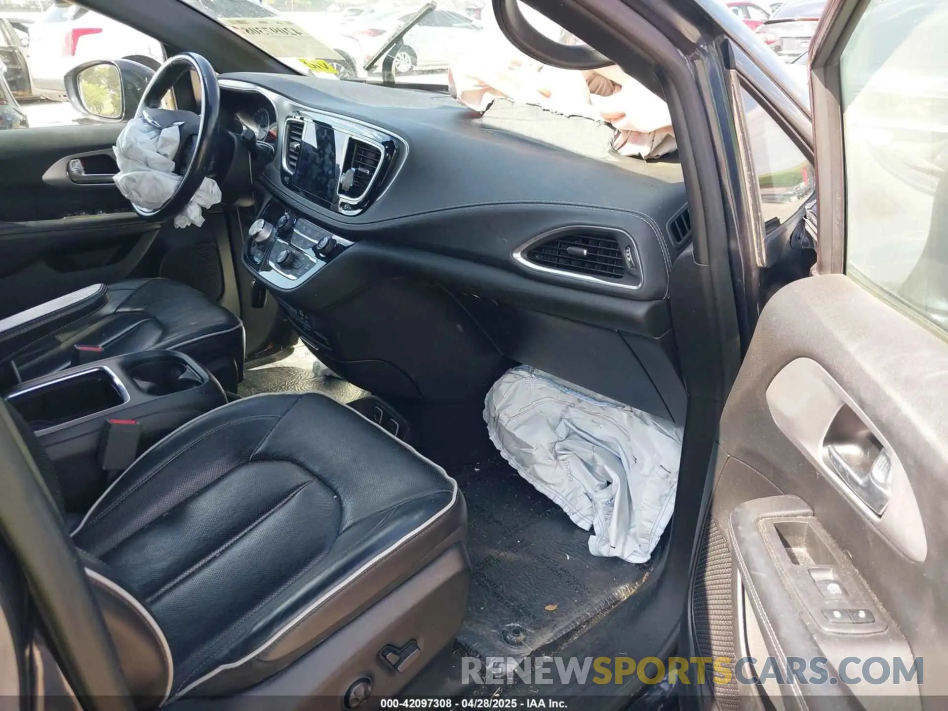 5 fotografías del automóvil dañado 2C4RC1GG8KR657371 CHRYSLER PACIFICA 2019