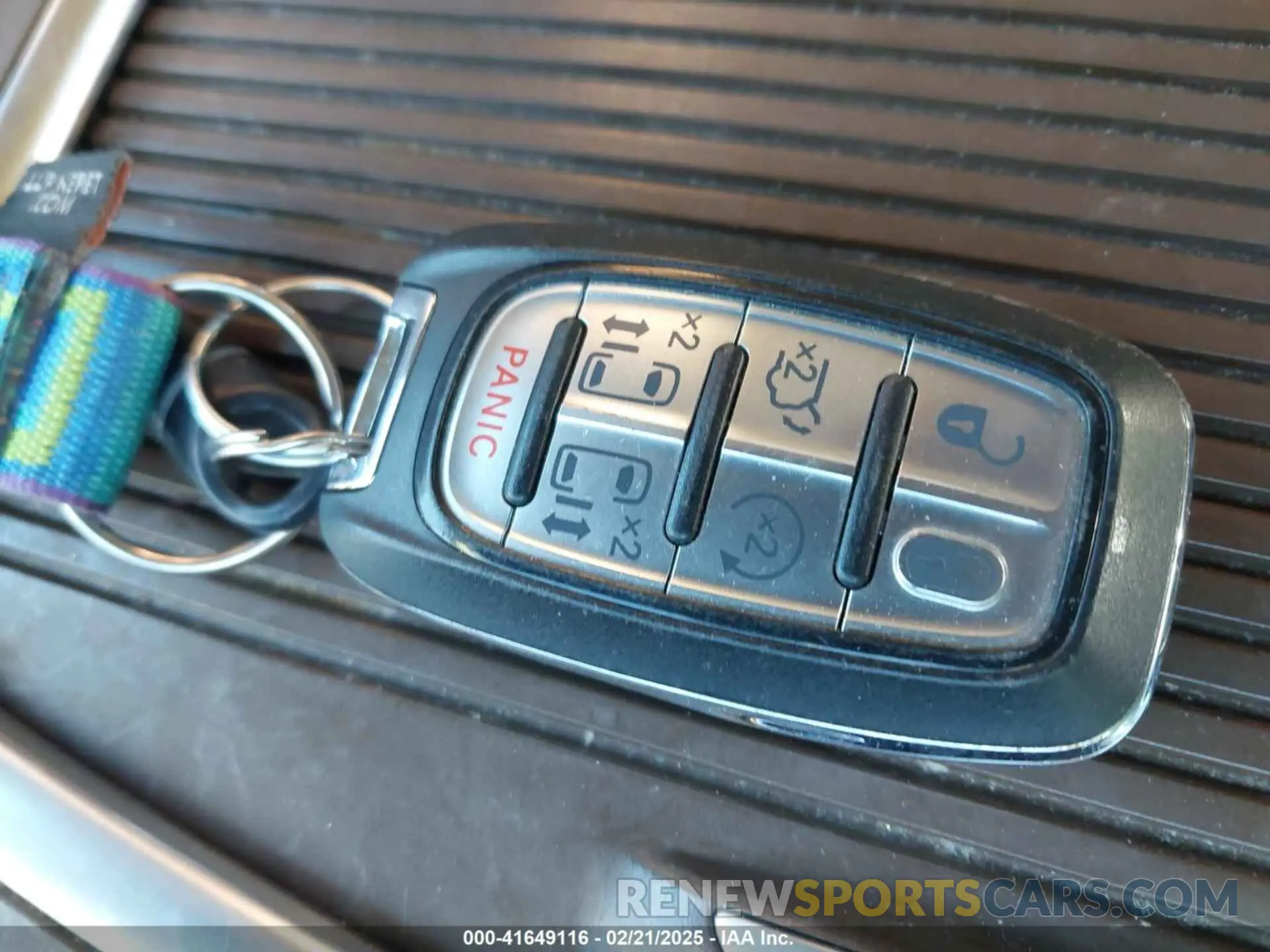 11 fotografías del automóvil dañado 2C4RC1GG9KR627909 CHRYSLER PACIFICA 2019