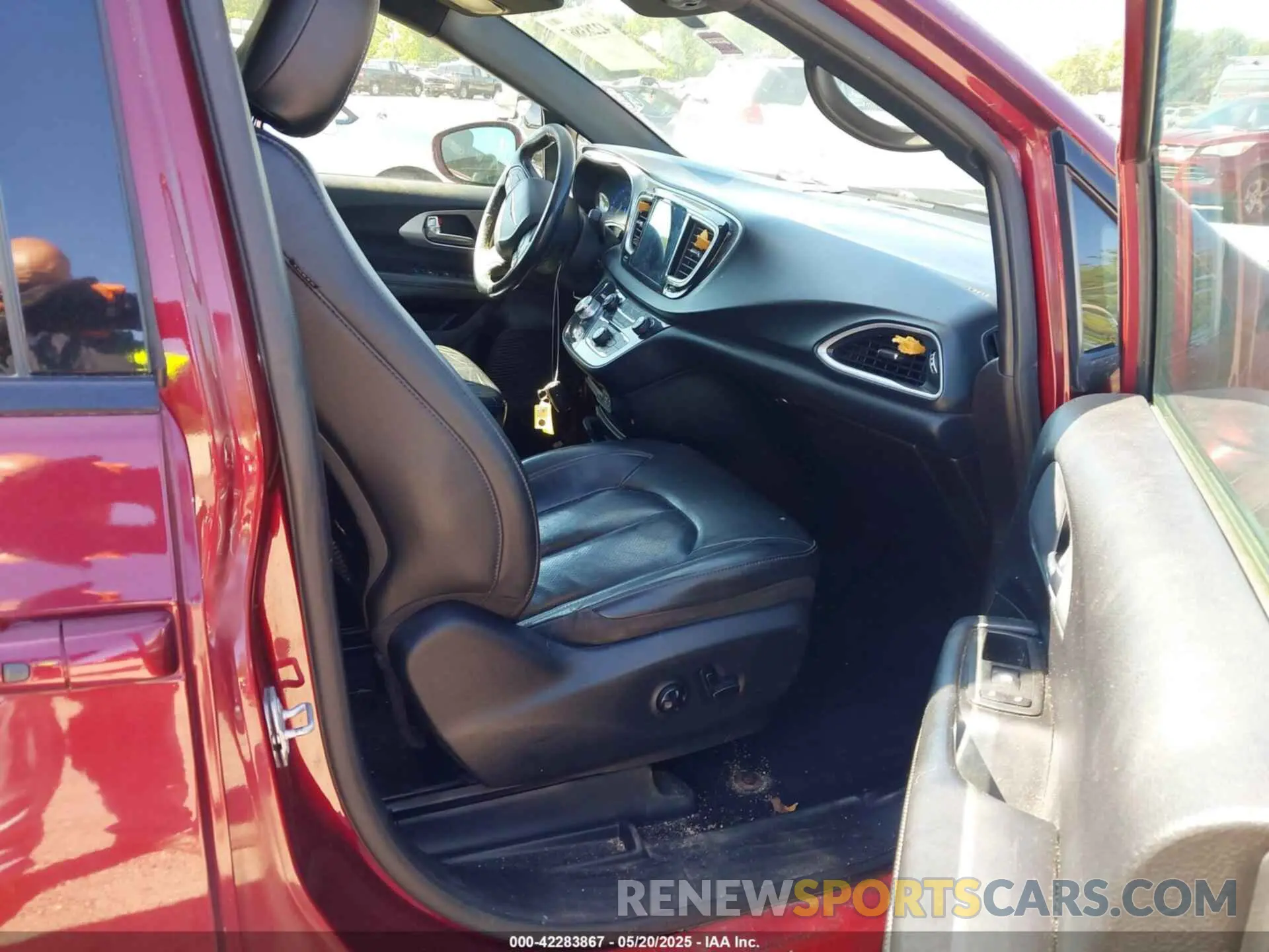 5 fotografías del automóvil dañado 2C4RC1BG0LR116842 CHRYSLER PACIFICA 2020