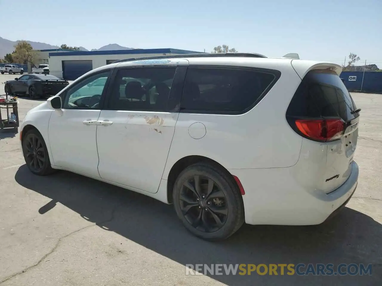 2 fotografías del automóvil dañado 2C4RC1BG0LR232767 CHRYSLER PACIFICA 2020