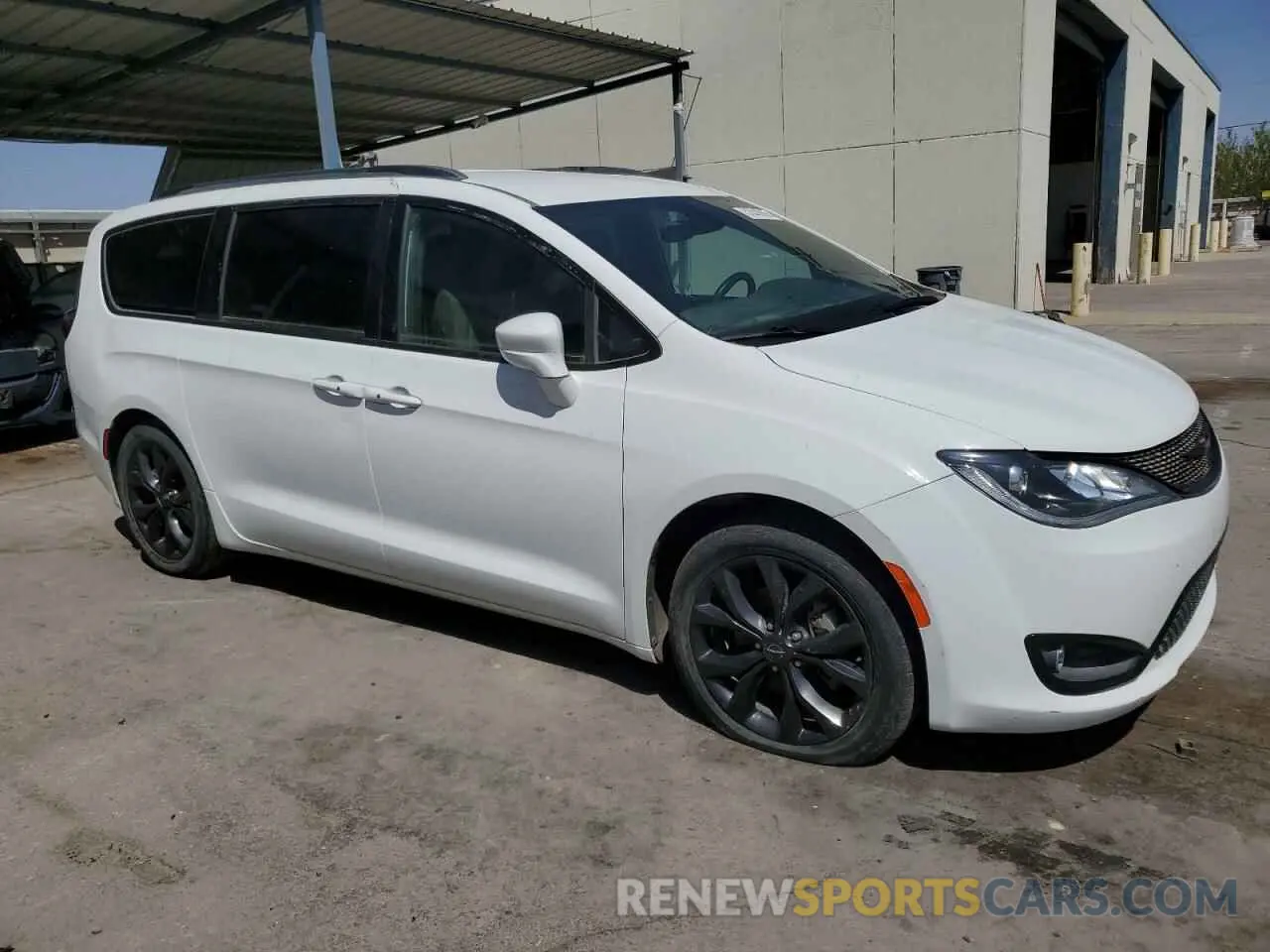 4 fotografías del automóvil dañado 2C4RC1BG0LR232767 CHRYSLER PACIFICA 2020