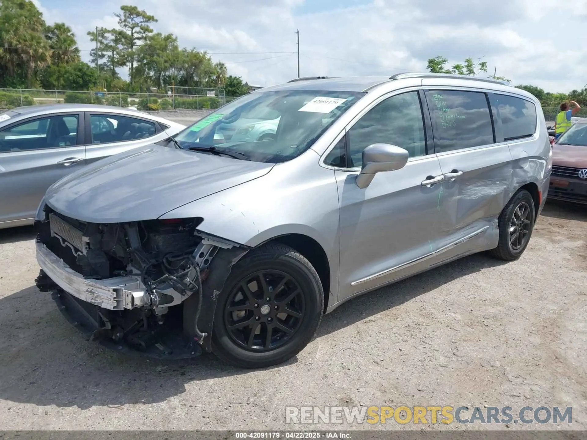 2 fotografías del automóvil dañado 2C4RC1BG1LR268936 CHRYSLER PACIFICA 2020