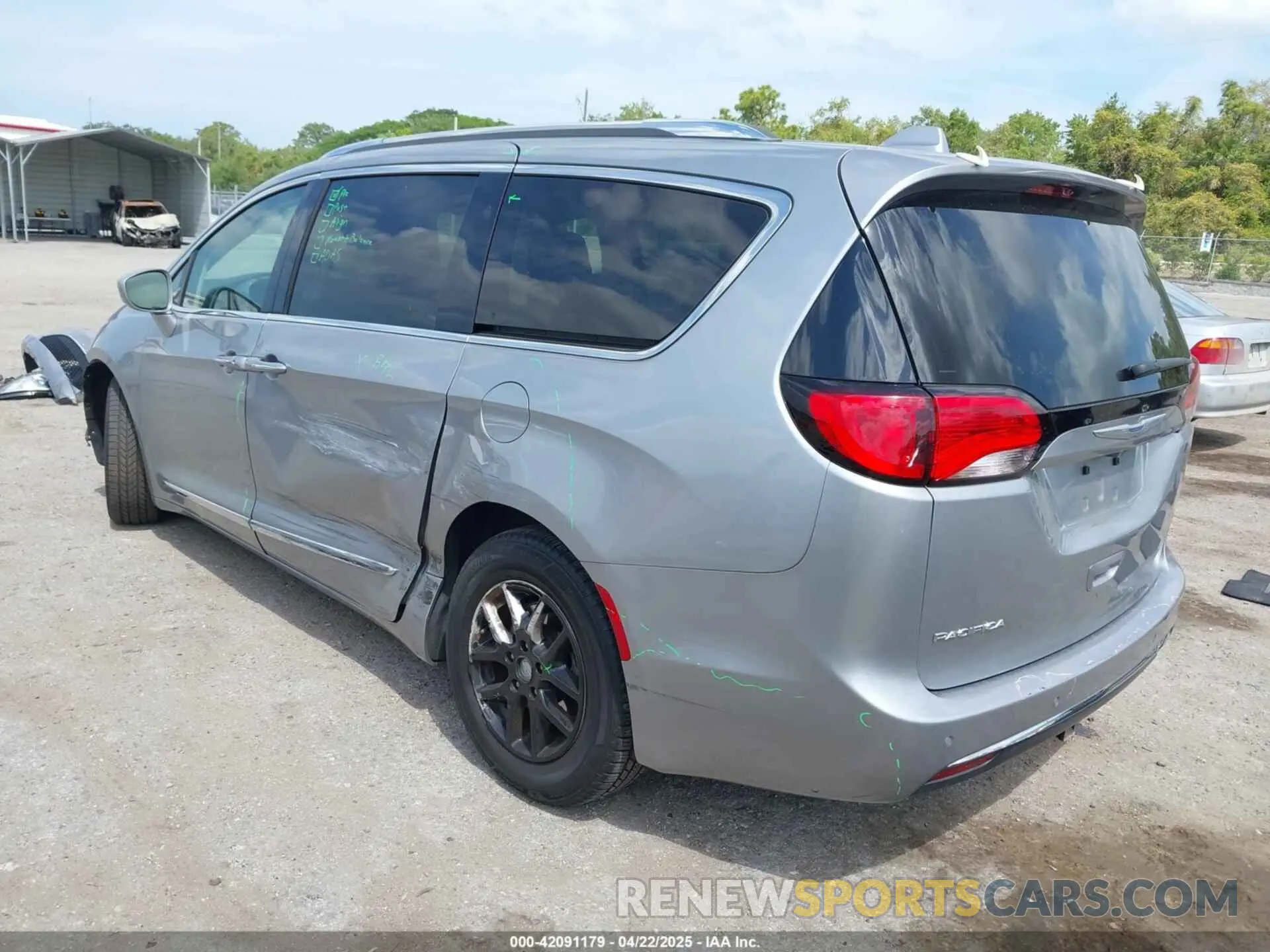 3 fotografías del automóvil dañado 2C4RC1BG1LR268936 CHRYSLER PACIFICA 2020