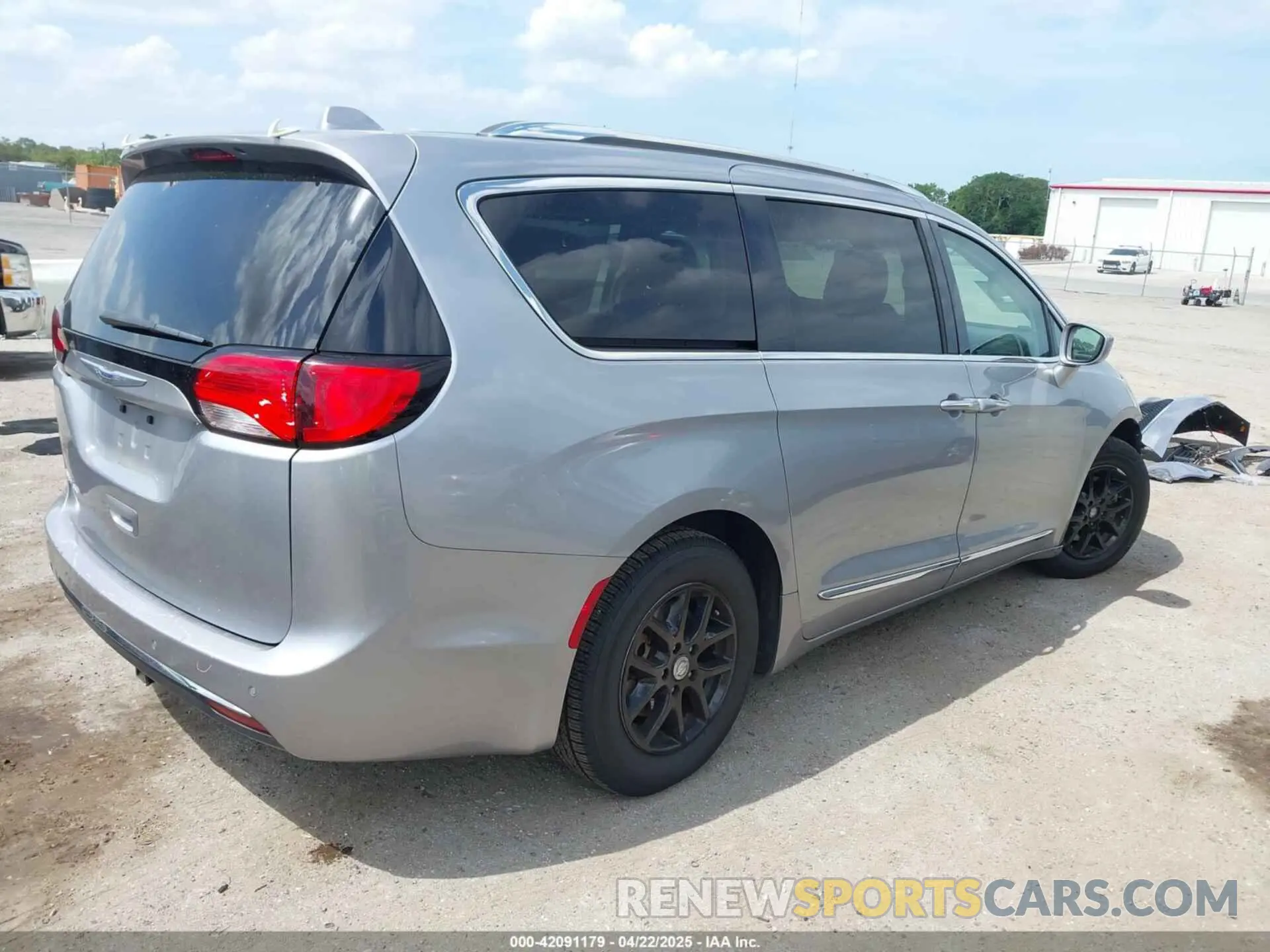 4 fotografías del automóvil dañado 2C4RC1BG1LR268936 CHRYSLER PACIFICA 2020