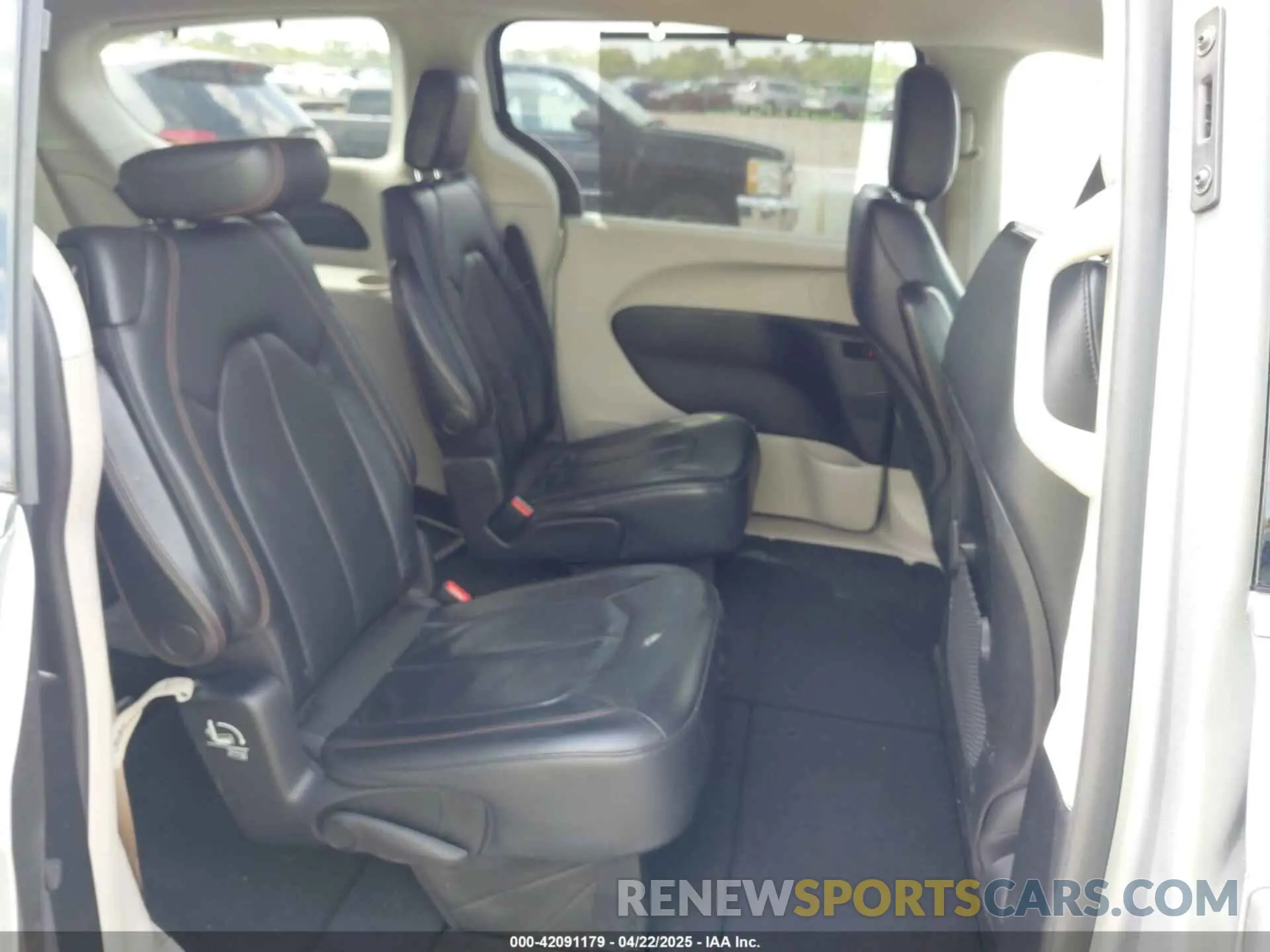 8 fotografías del automóvil dañado 2C4RC1BG1LR268936 CHRYSLER PACIFICA 2020