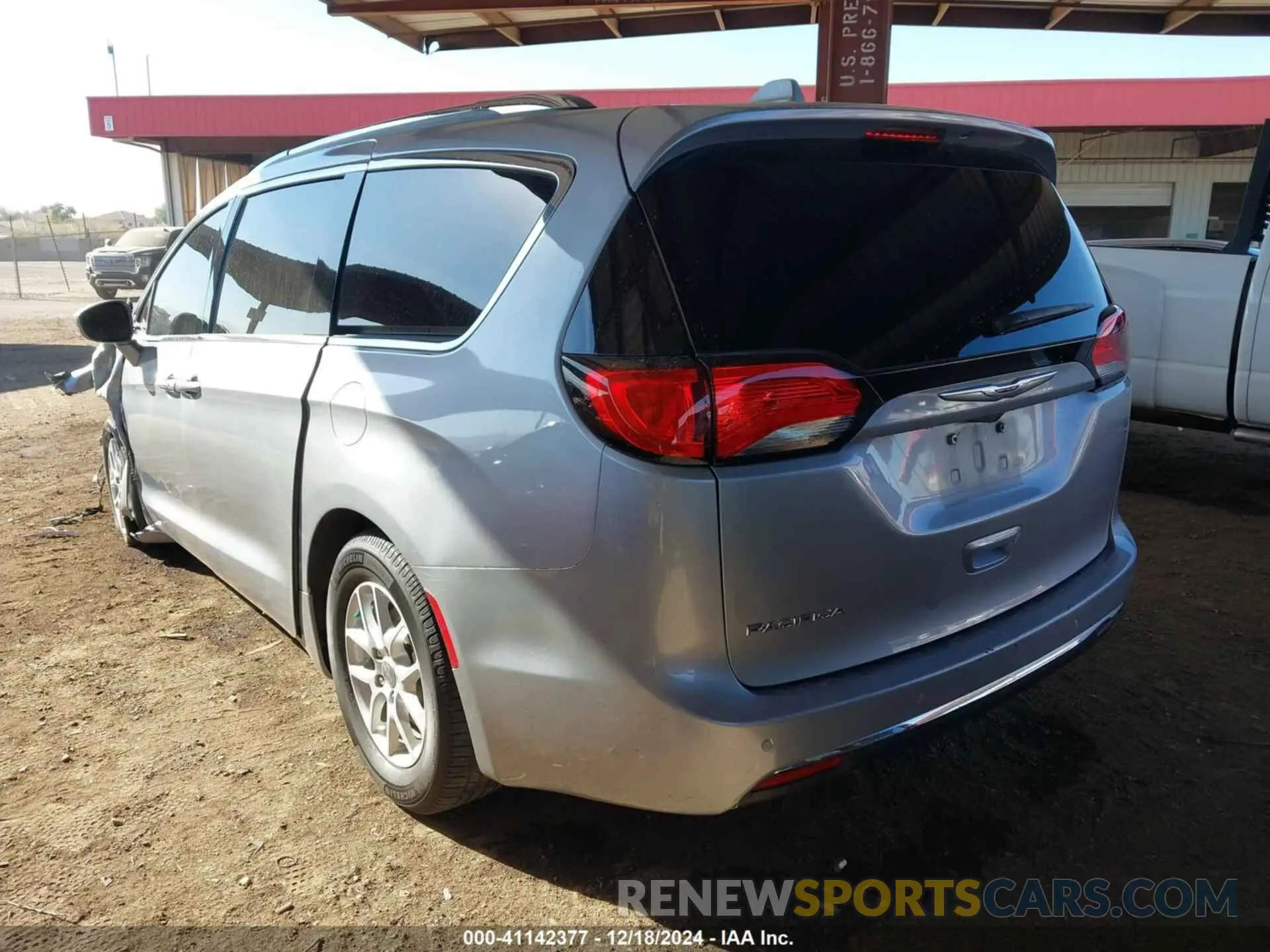 3 fotografías del automóvil dañado 2C4RC1BGXLR103757 CHRYSLER PACIFICA 2020