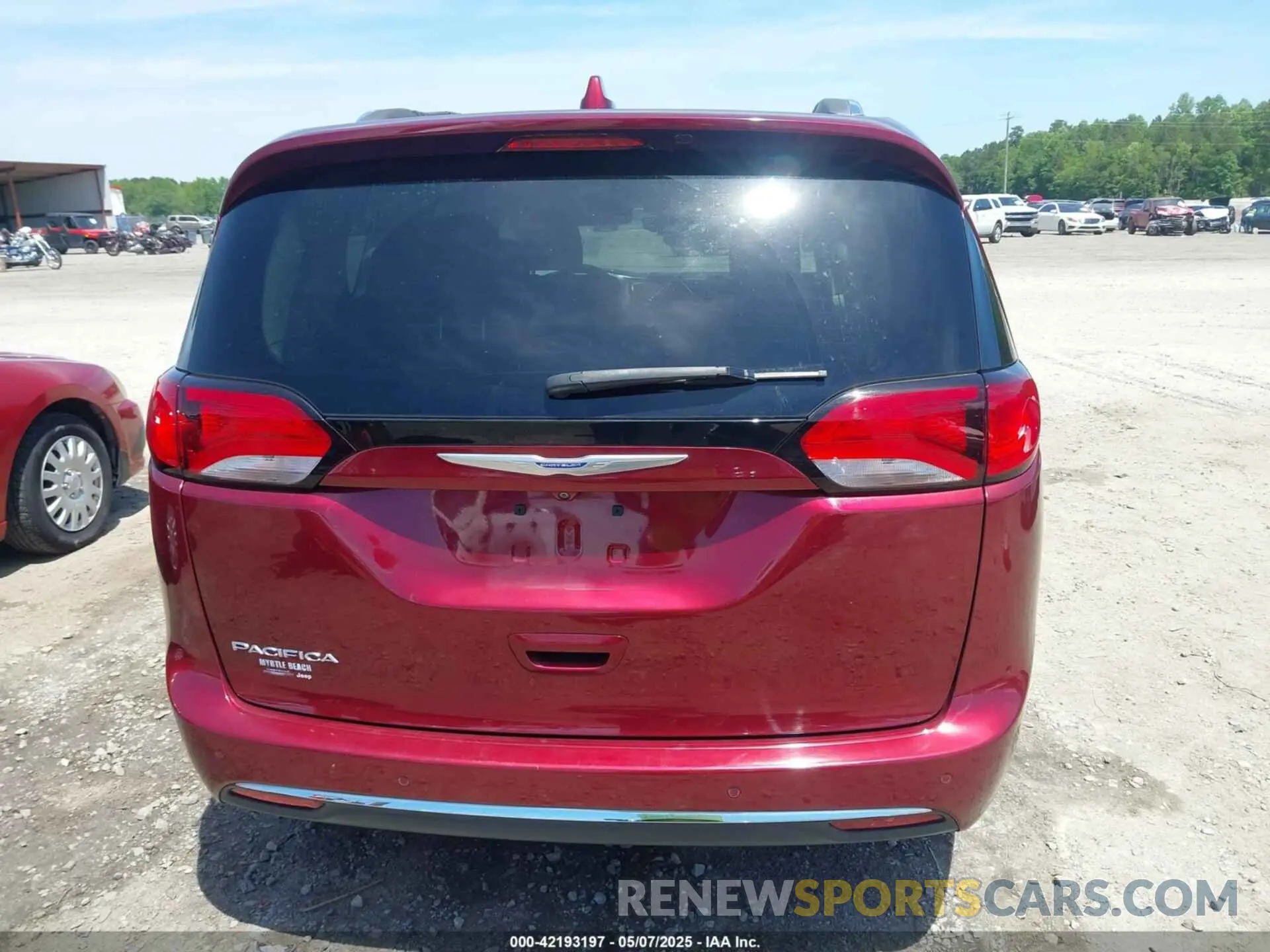 16 fotografías del automóvil dañado 2C4RC1EG2LR210961 CHRYSLER PACIFICA 2020