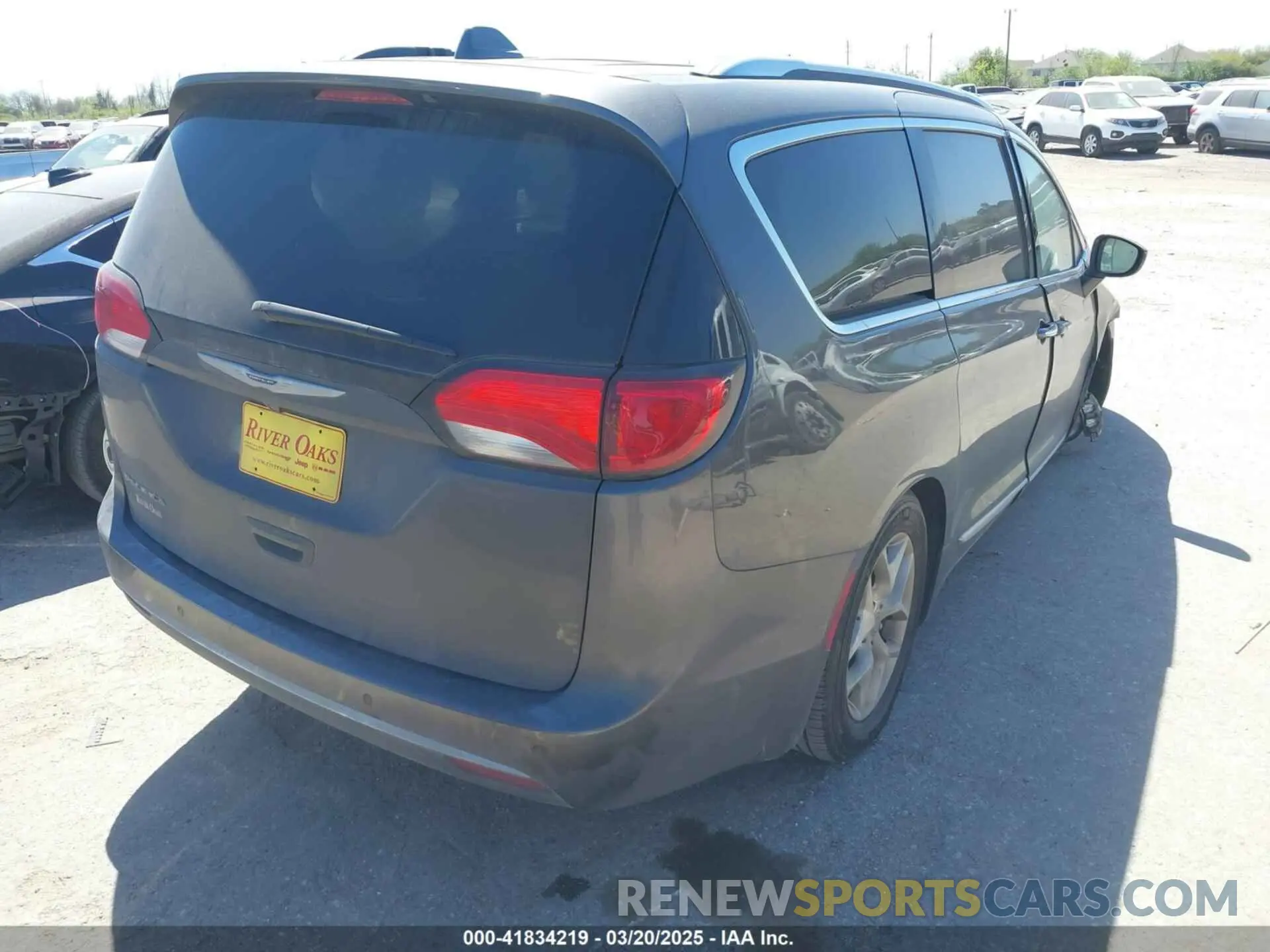 4 fotografías del automóvil dañado 2C4RC1EG3LR164881 CHRYSLER PACIFICA 2020